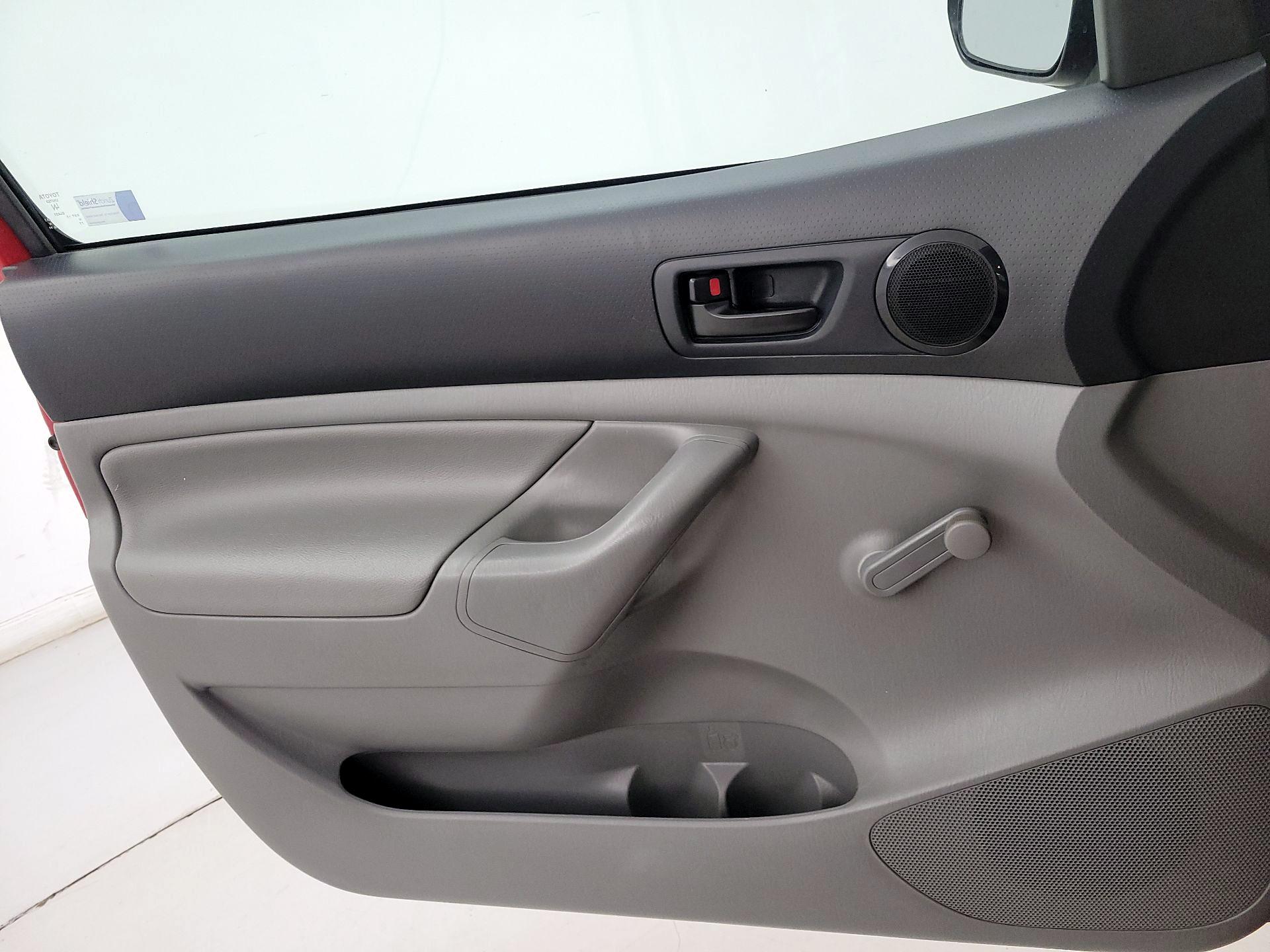 Thumbnail: 2014 Toyota Tacoma - 12