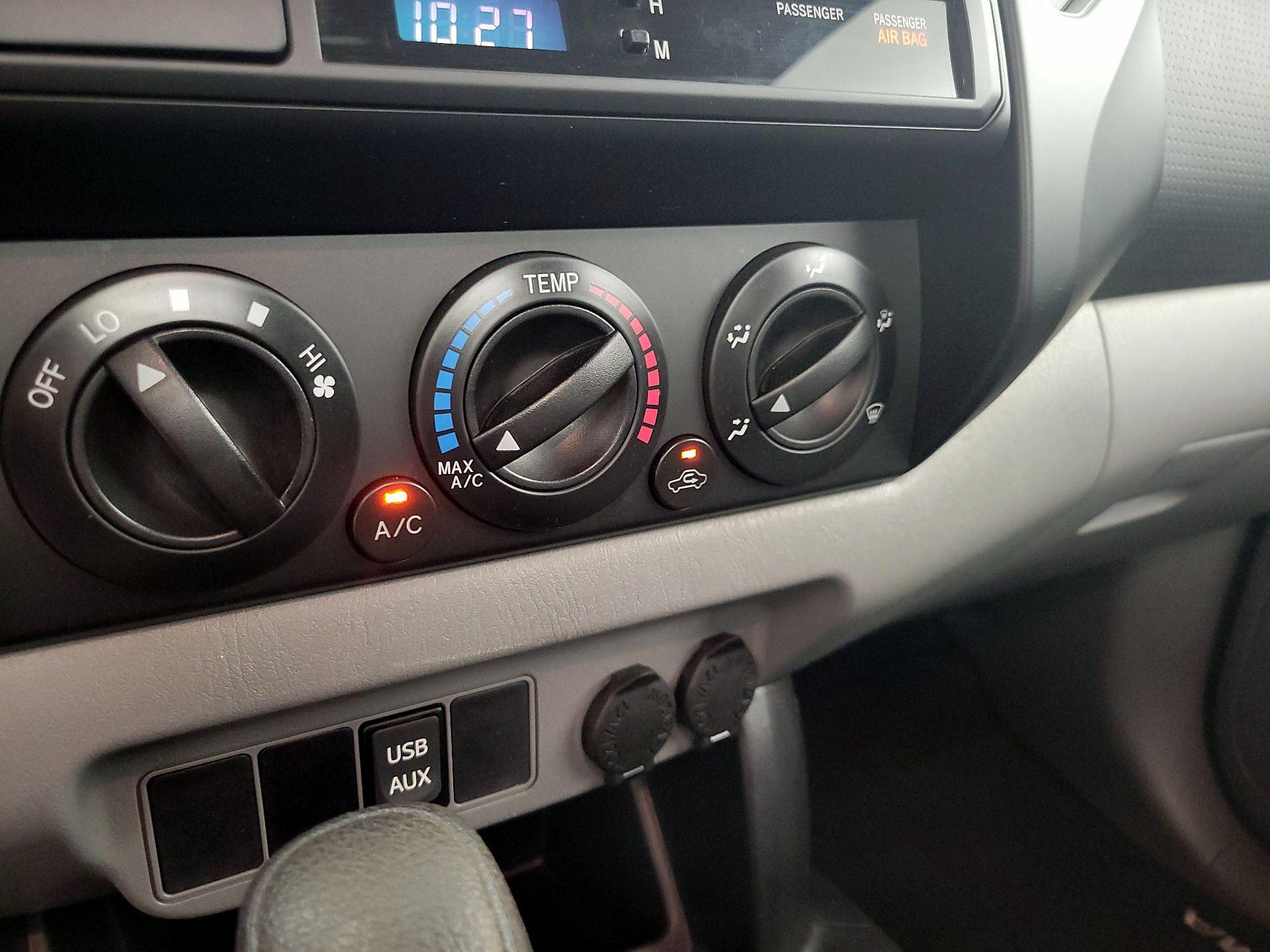 Thumbnail: 2014 Toyota Tacoma - 15