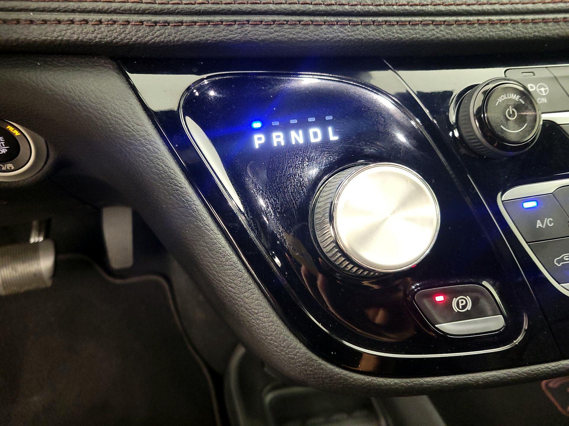Thumbnail: 2020 Chrysler Pacifica - 17