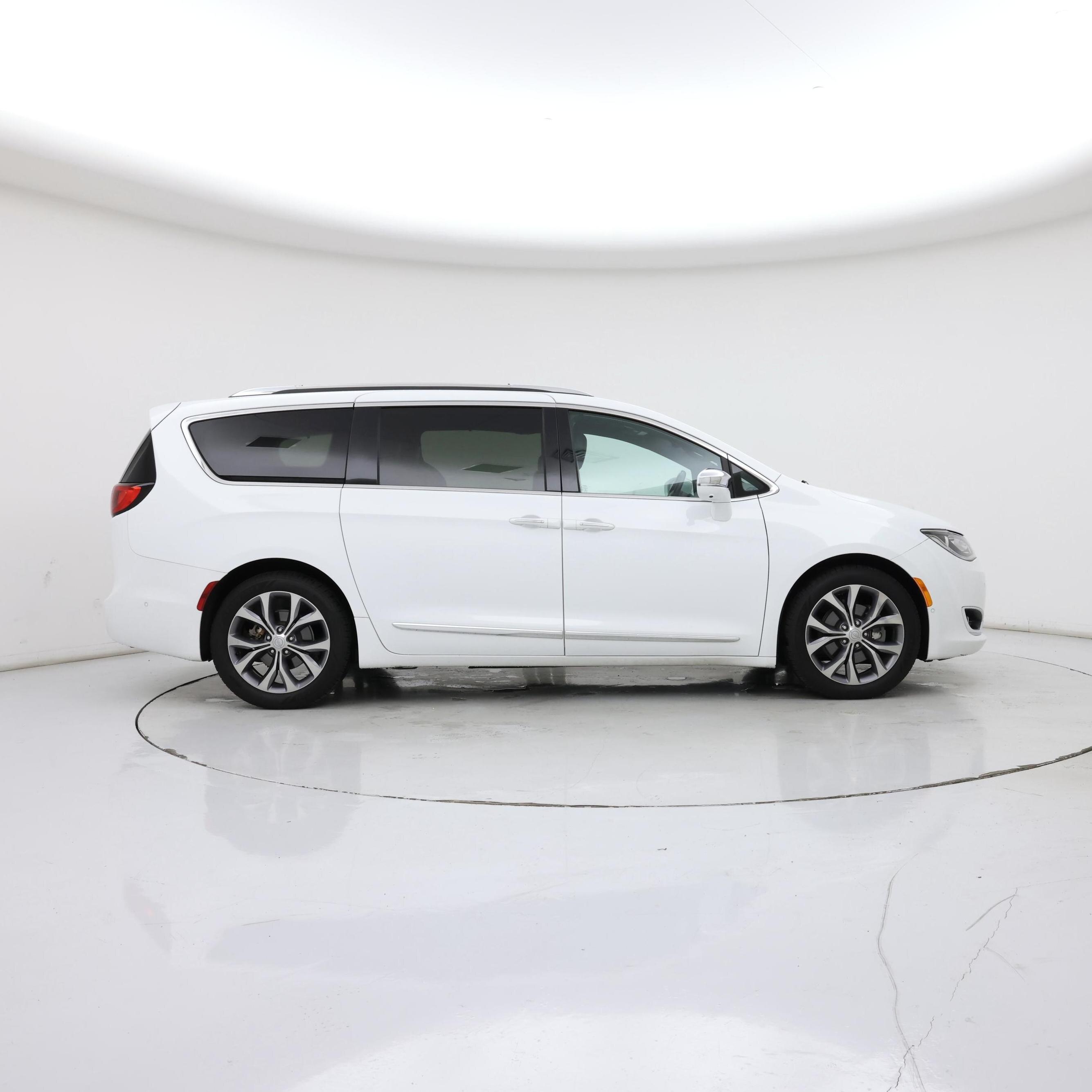 Thumbnail: 2020 Chrysler Pacifica - 7