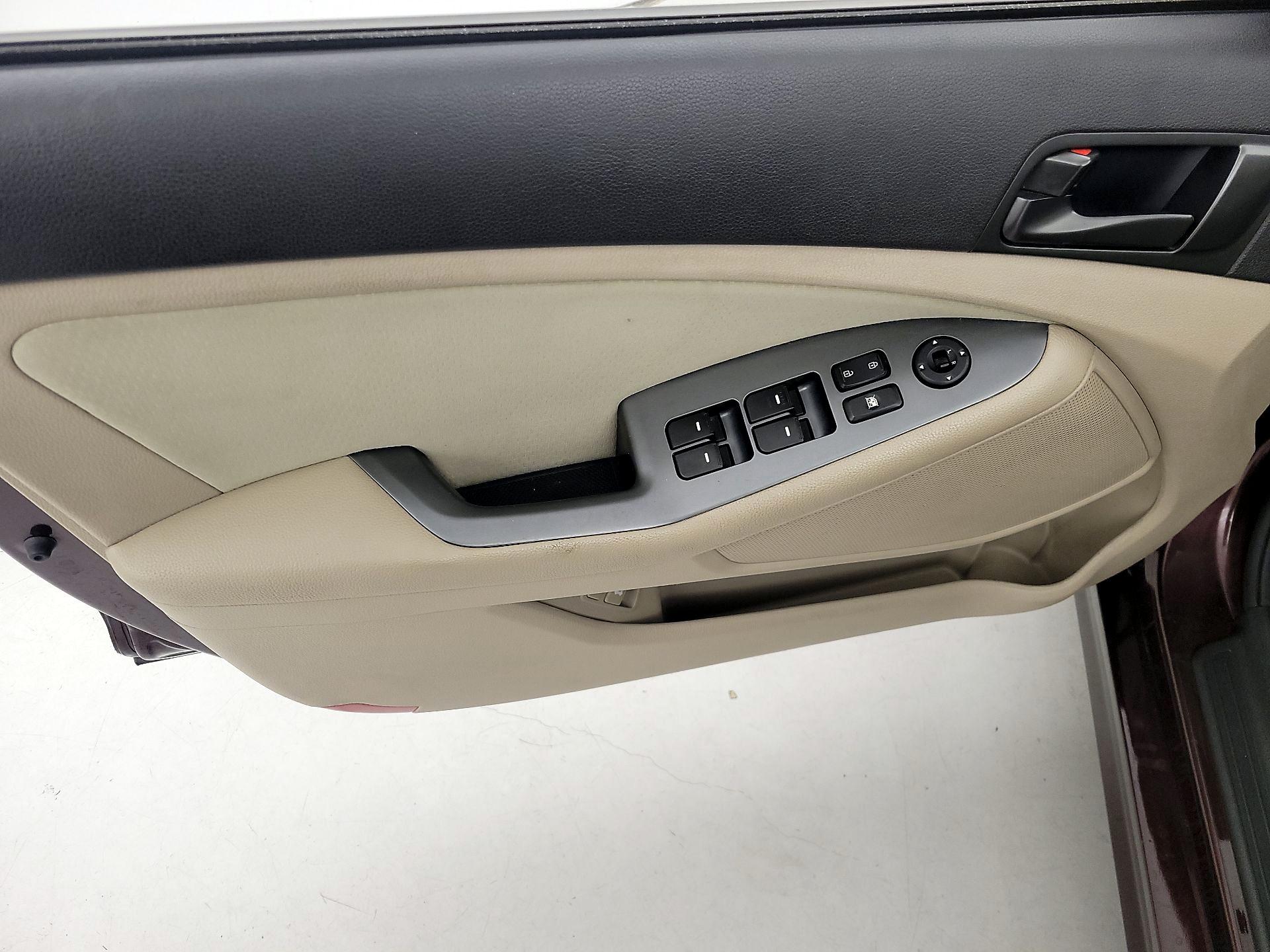 Thumbnail: 2015 Kia Optima - 12