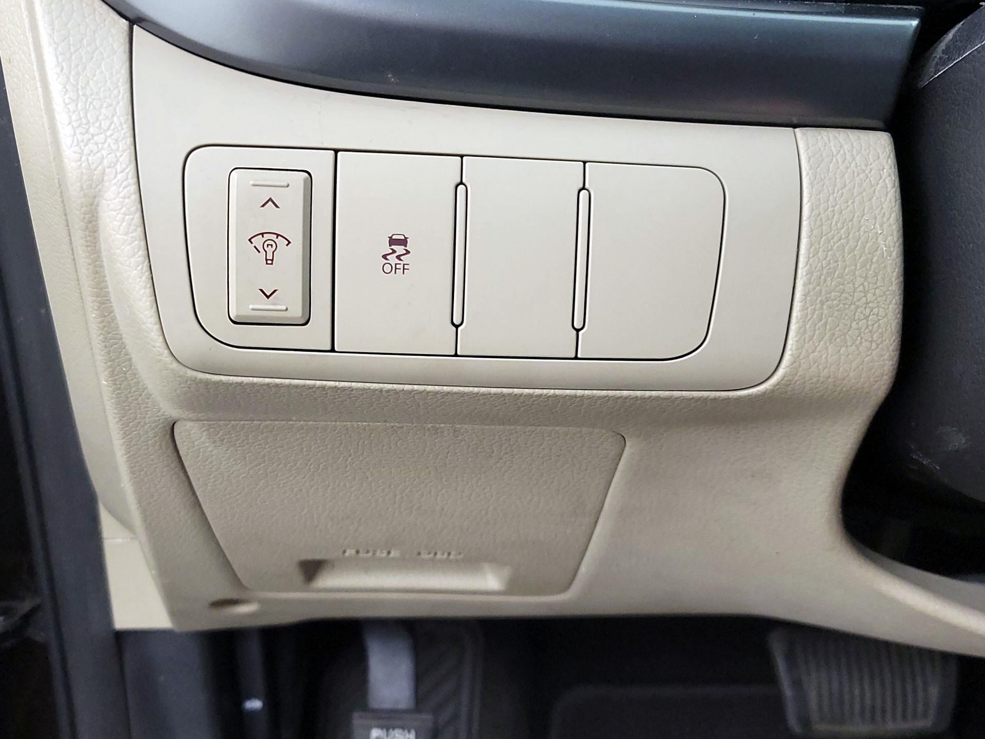 Thumbnail: 2015 Kia Optima - 13