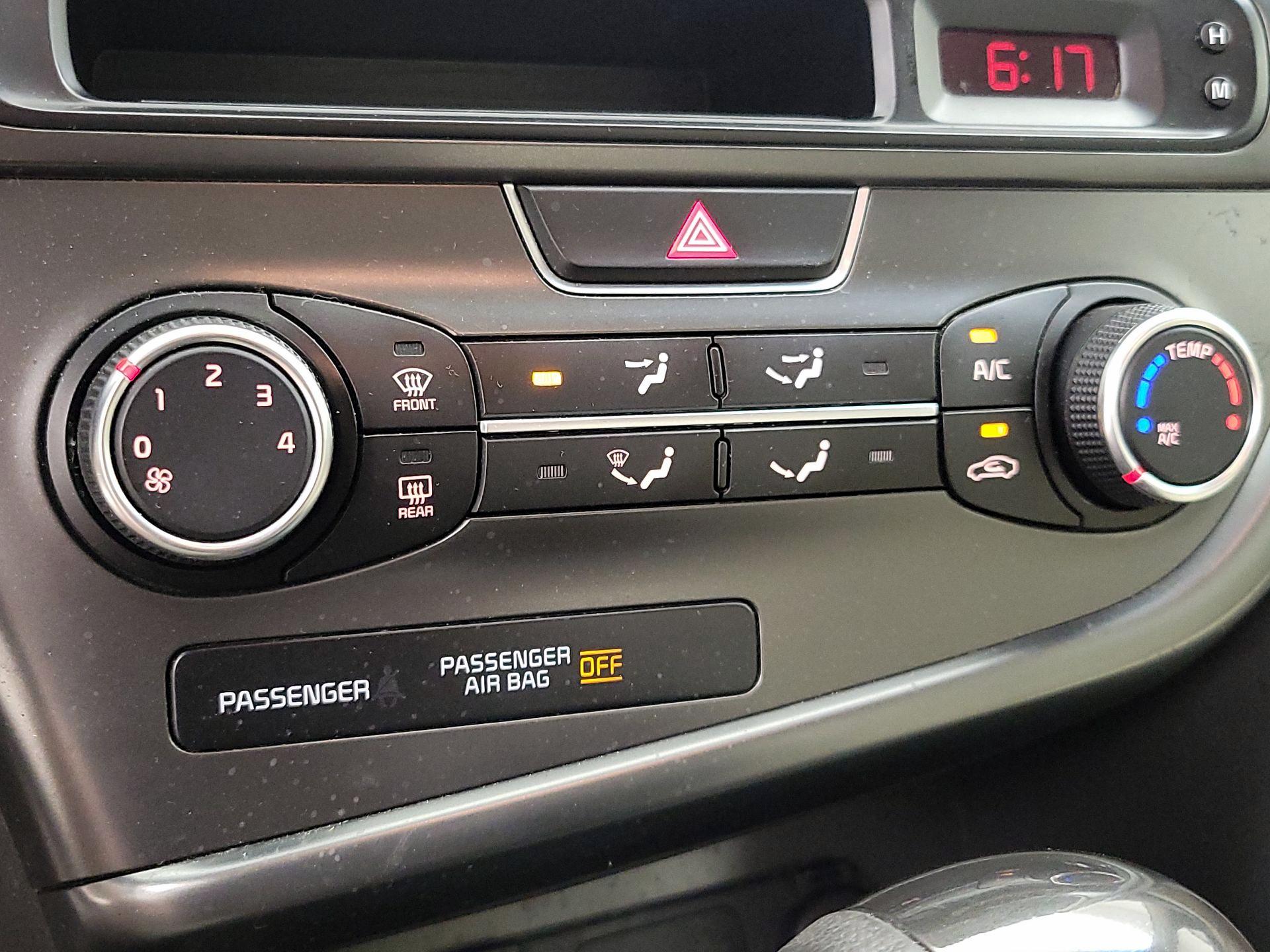 Thumbnail: 2015 Kia Optima - 15