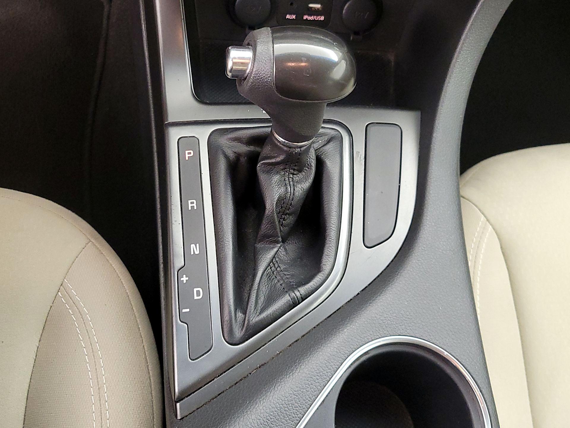 Thumbnail: 2015 Kia Optima - 16