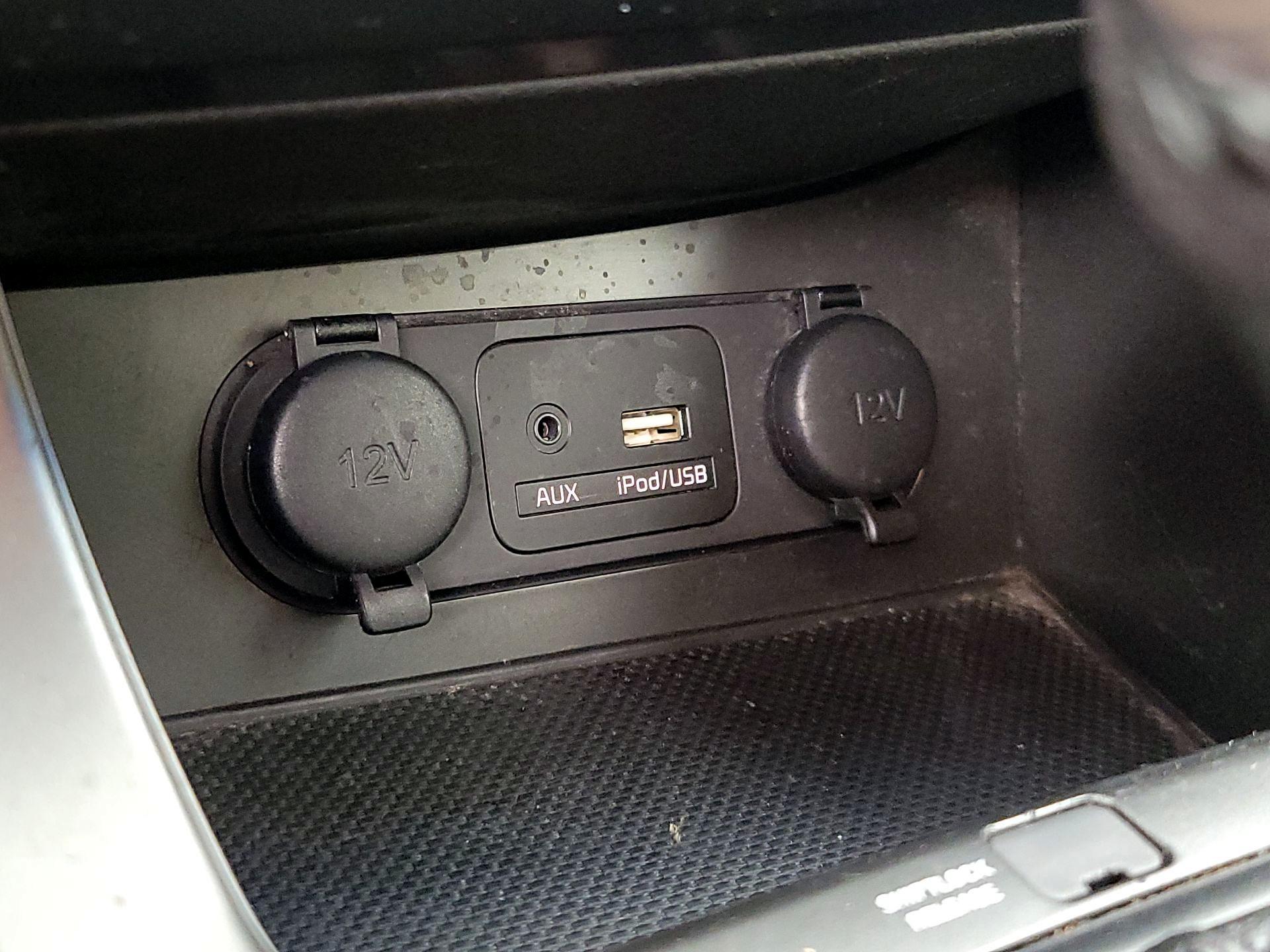 Thumbnail: 2015 Kia Optima - 17