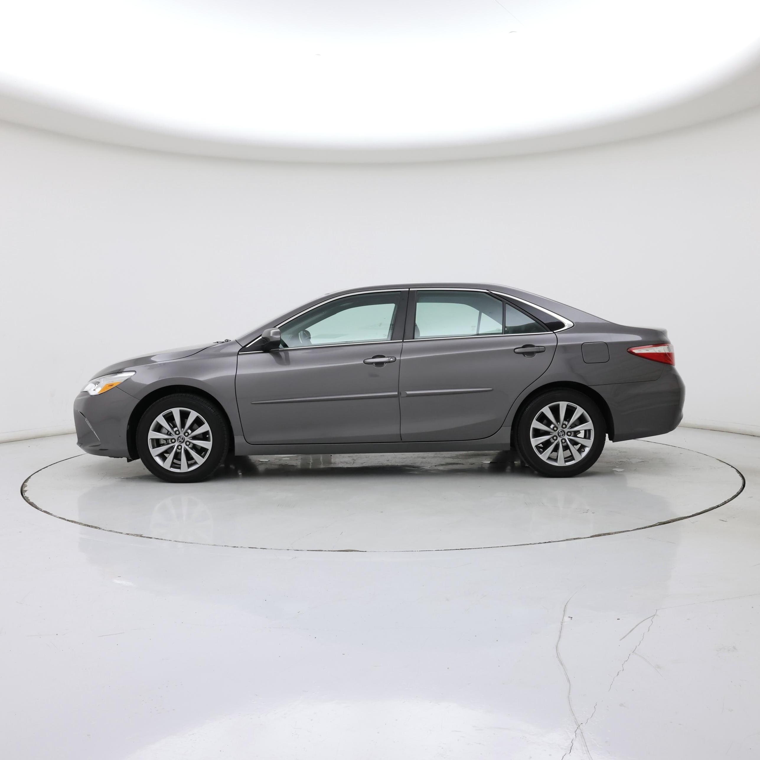 Thumbnail: 2017 Toyota Camry - 3