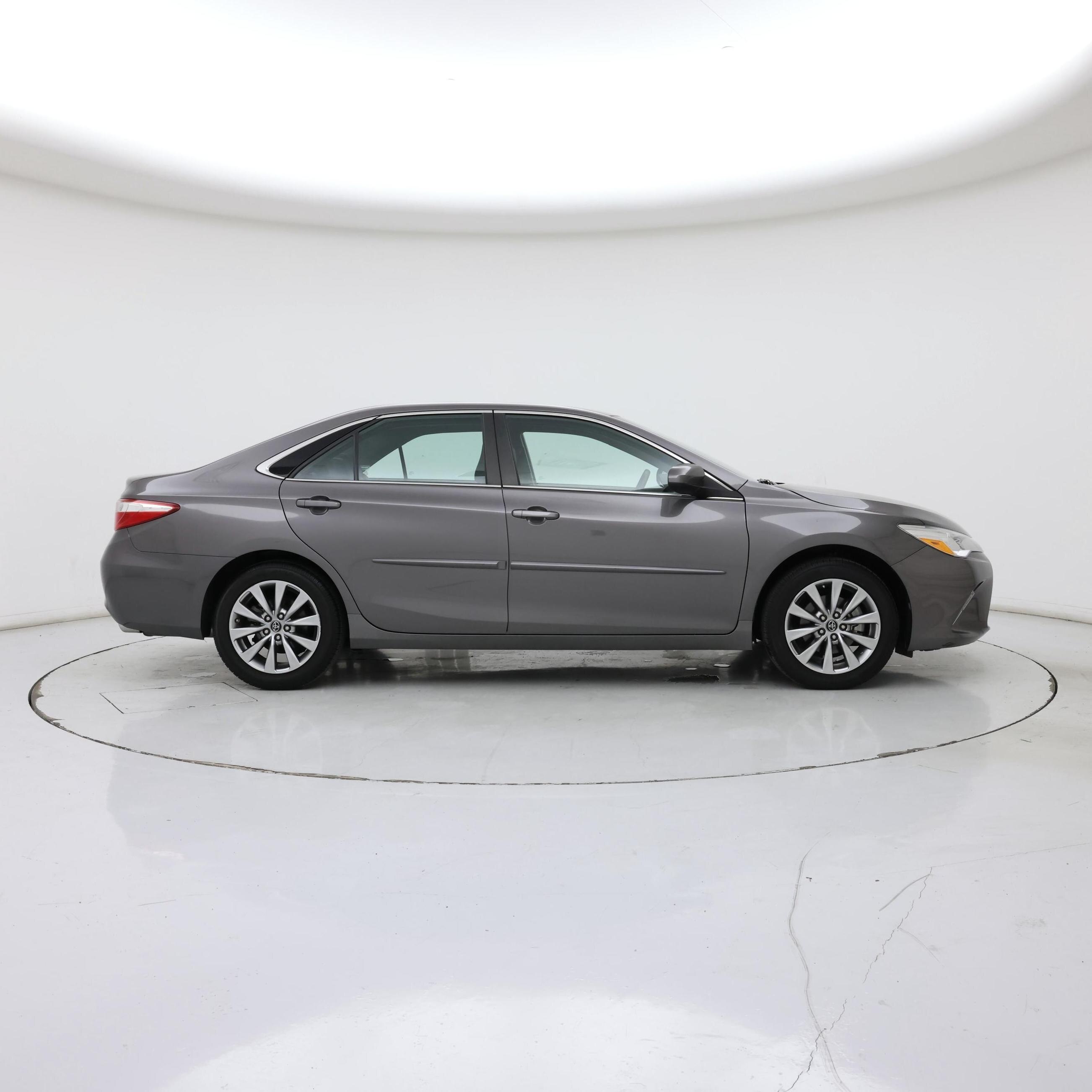 Thumbnail: 2017 Toyota Camry - 7