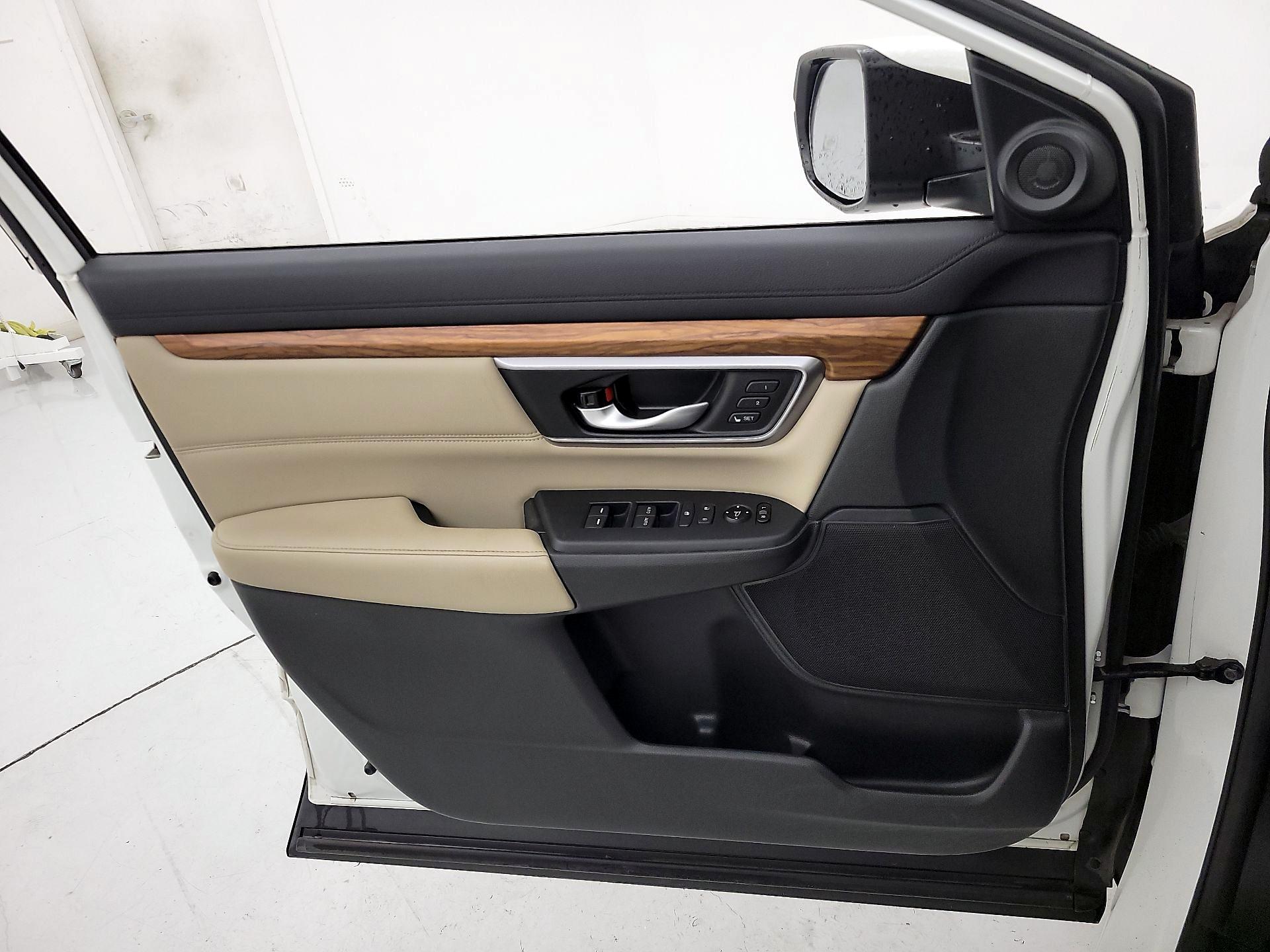 Thumbnail: 2017 Honda CR-V - 12
