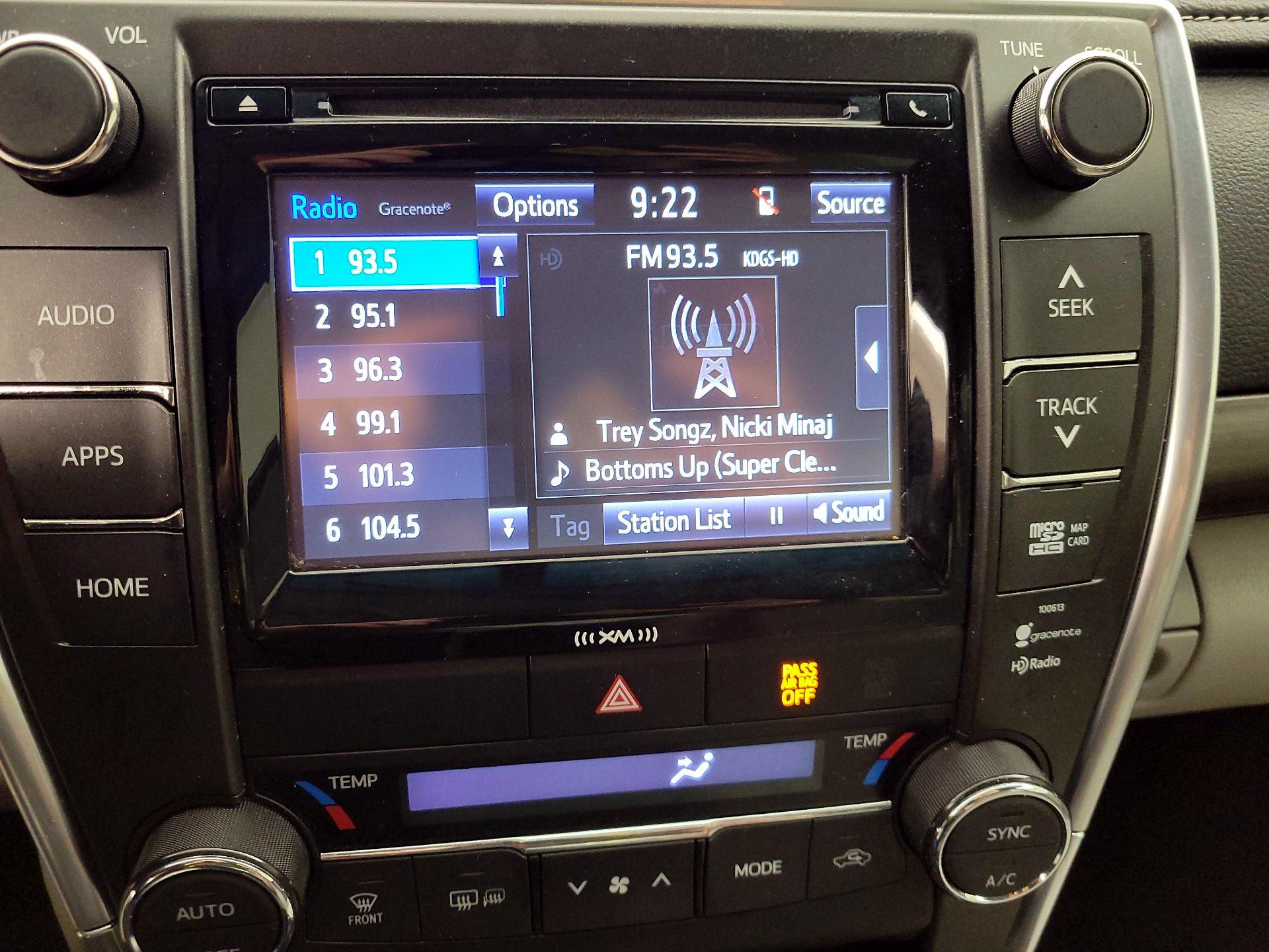 Thumbnail: 2016 Toyota Camry - 16