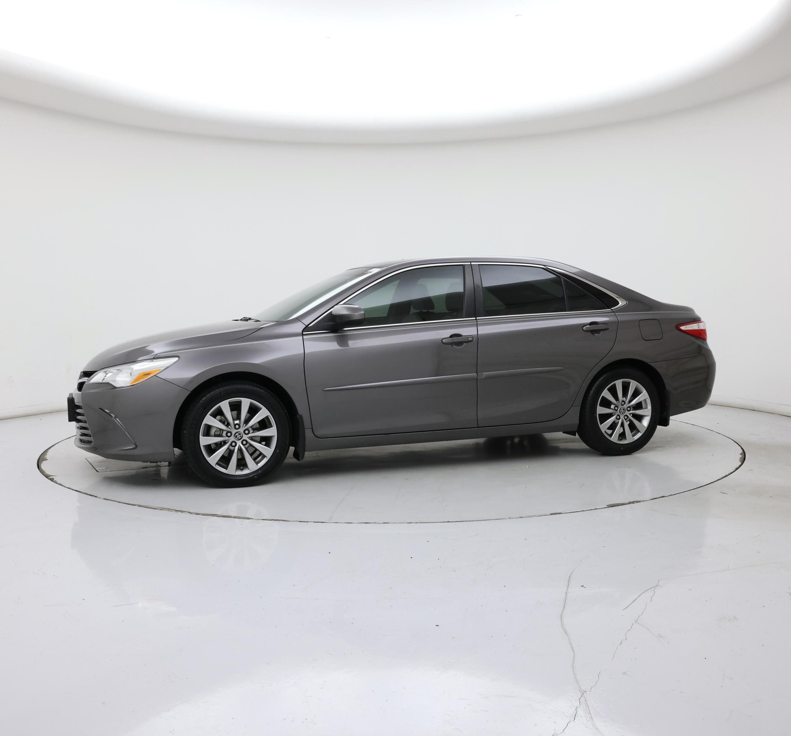 Thumbnail: 2016 Toyota Camry - 3