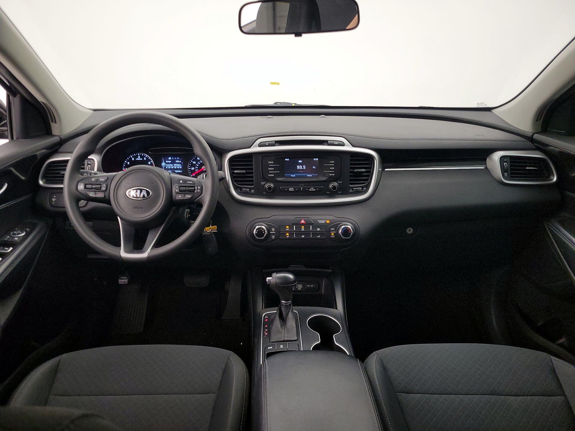 Thumbnail: 2017 Kia Sorento - 9