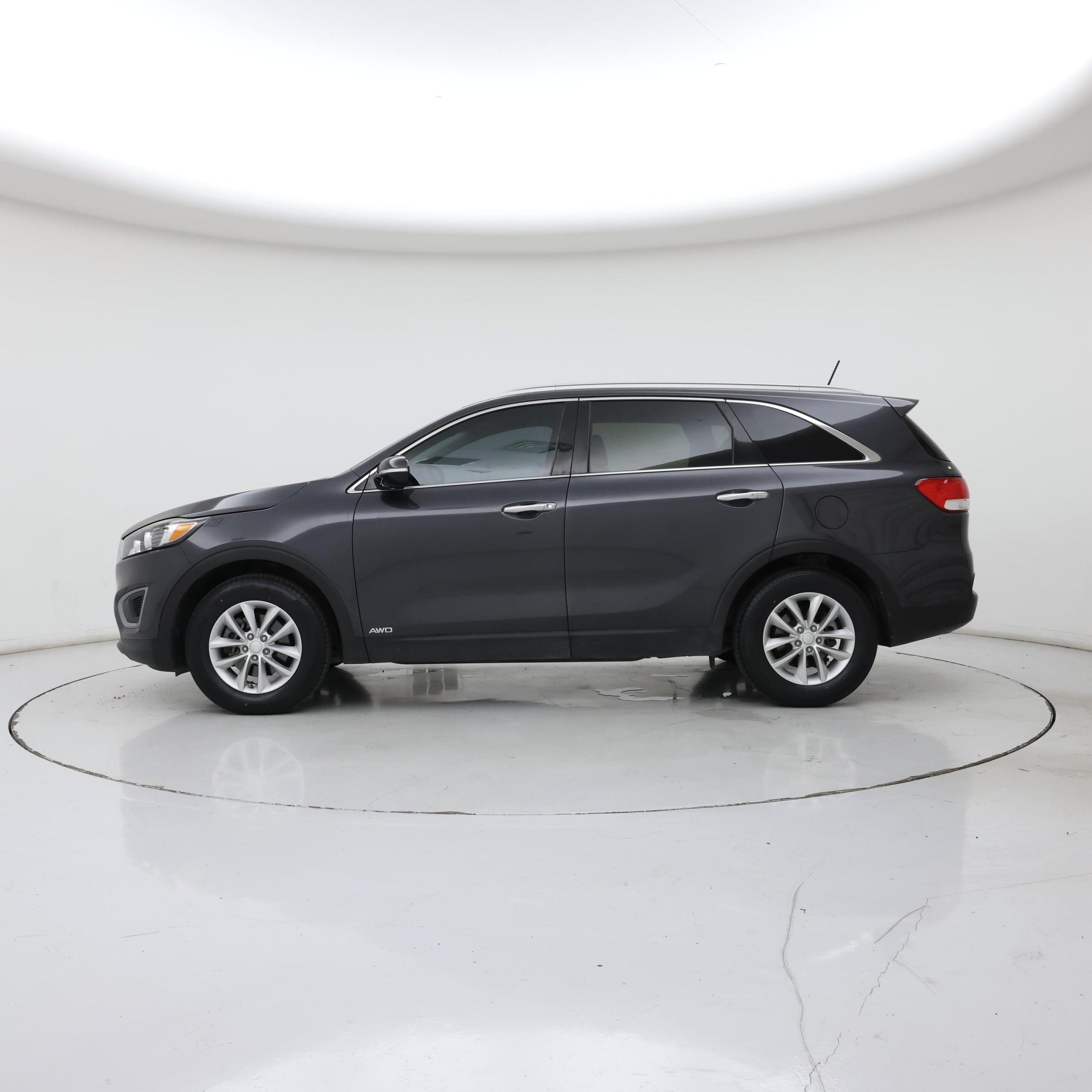 Thumbnail: 2017 Kia Sorento - 3