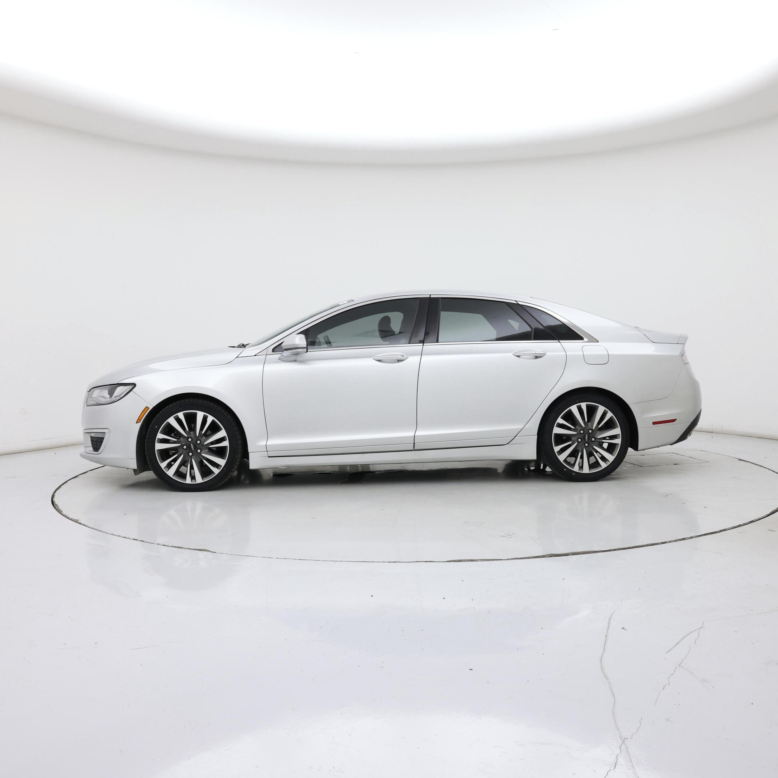 Thumbnail: 2017 Lincoln MKZ - 3