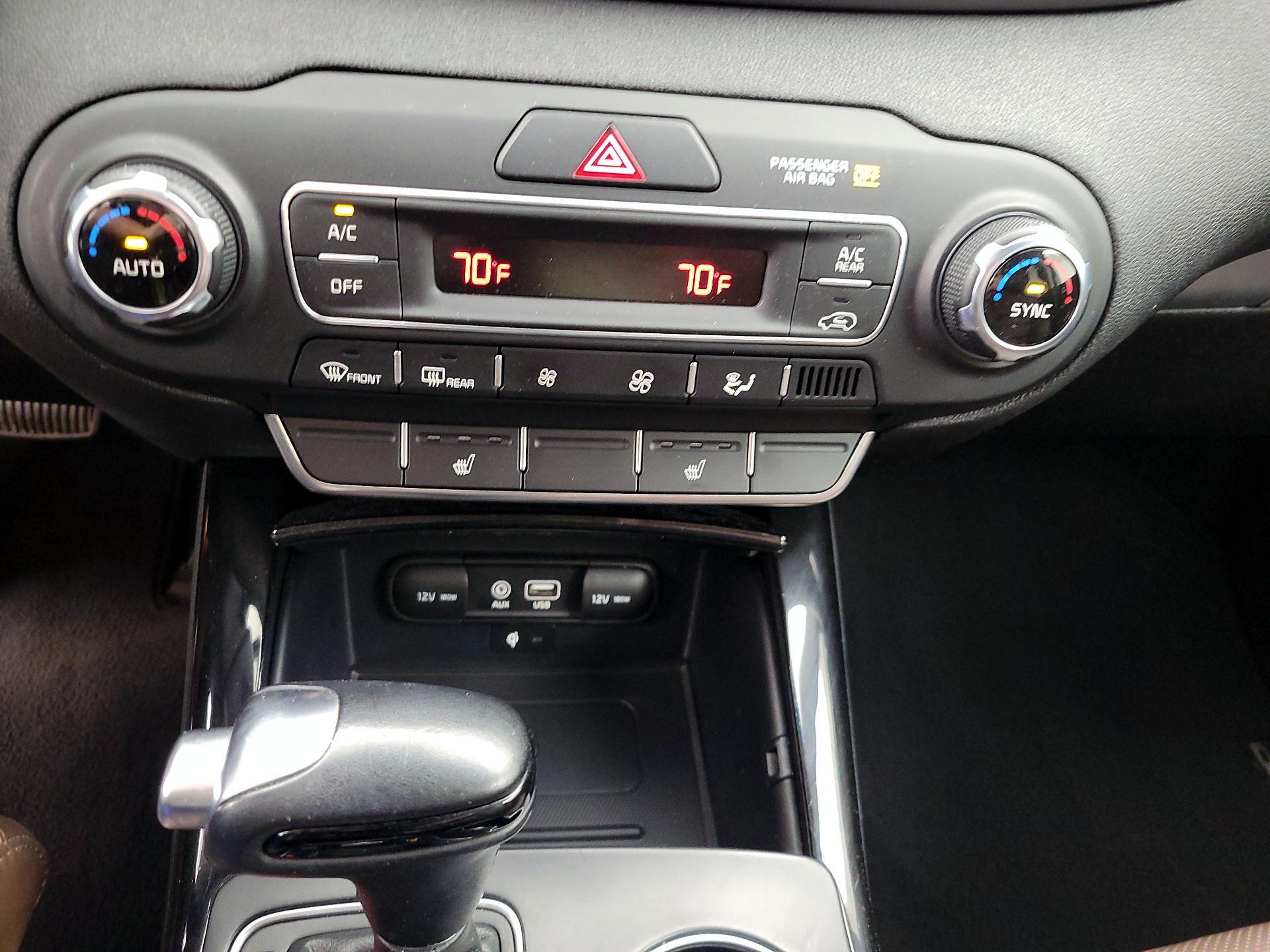 Thumbnail: 2019 Kia Sorento - 17