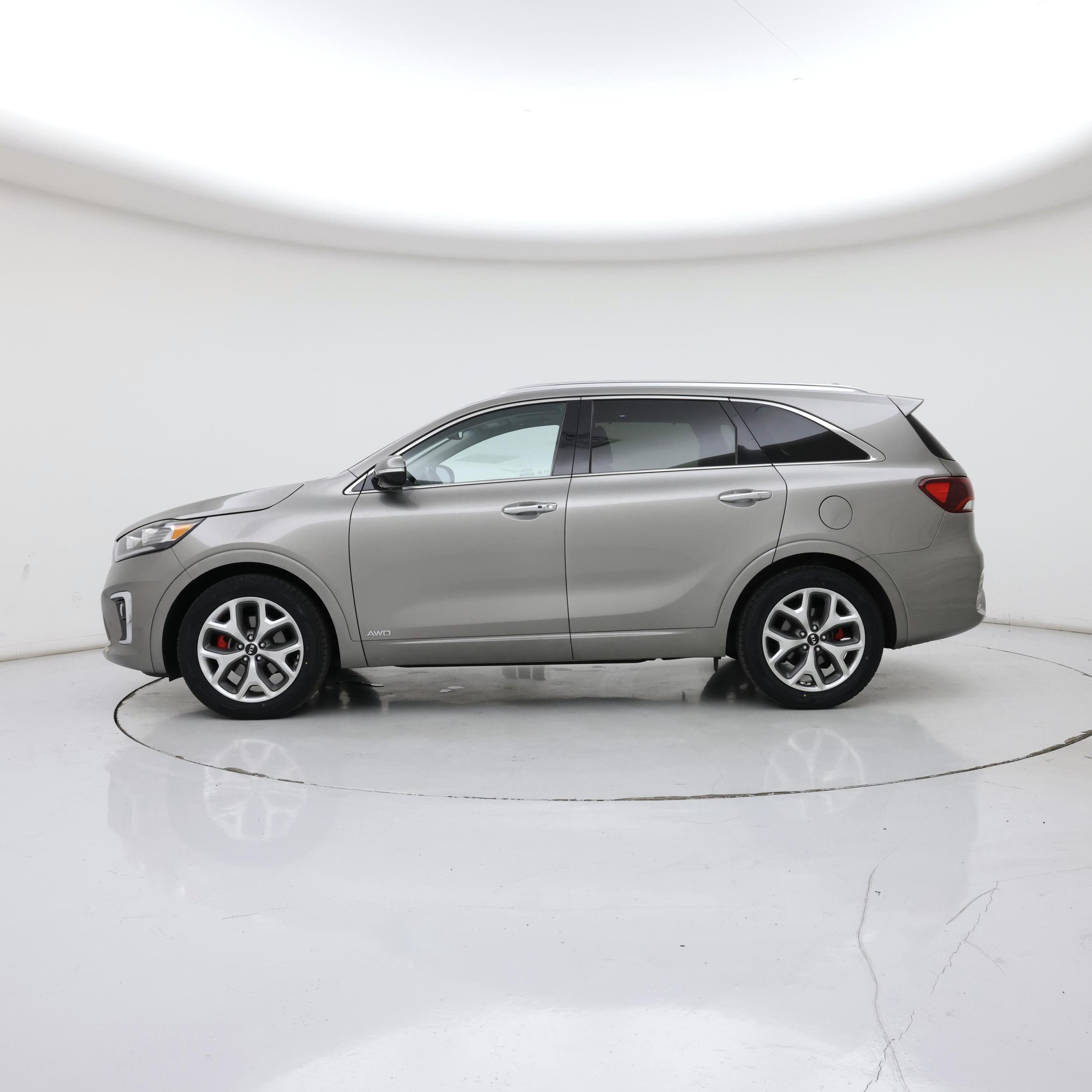 Thumbnail: 2019 Kia Sorento - 3