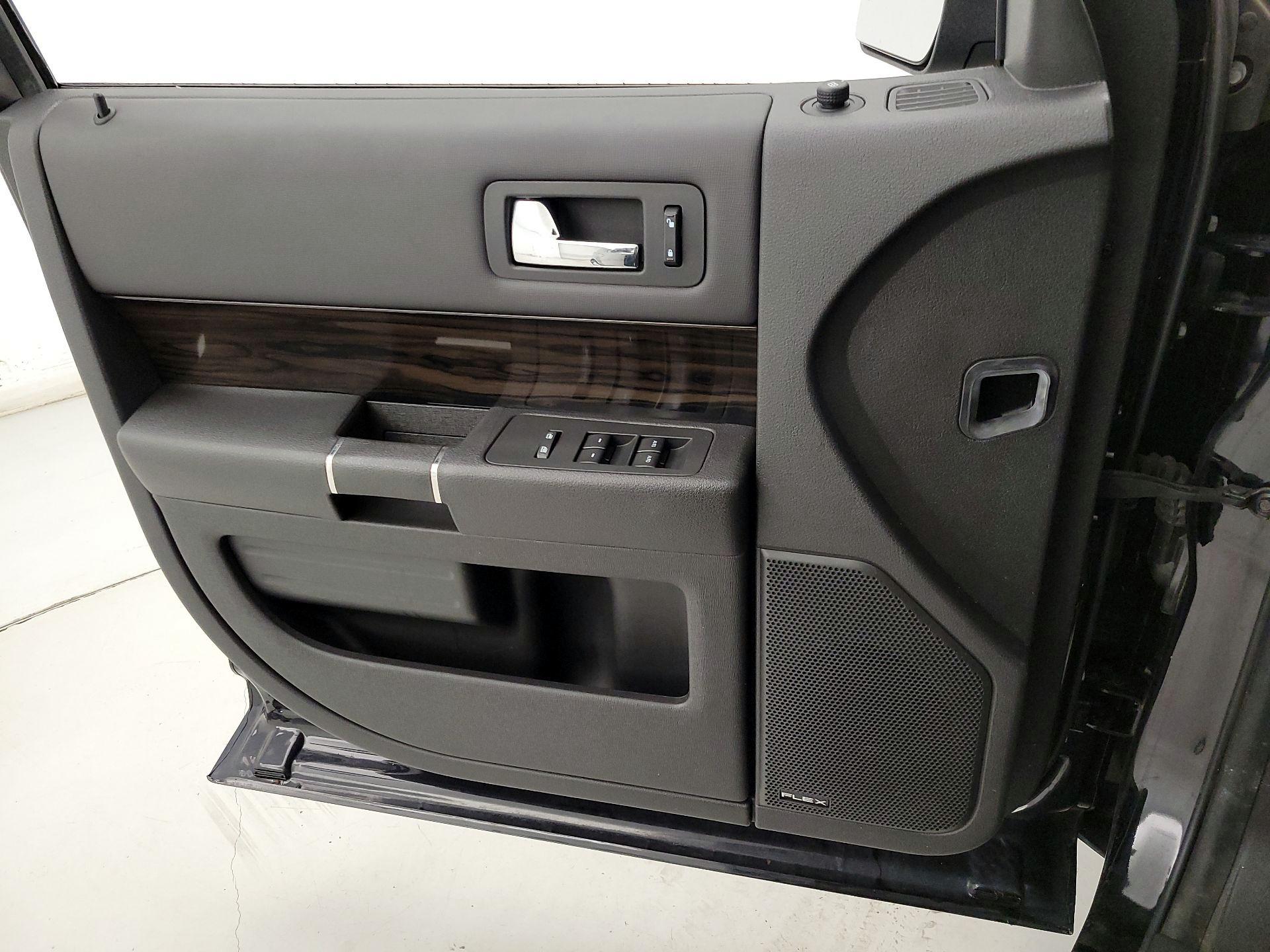 Thumbnail: 2019 Ford Flex - 12