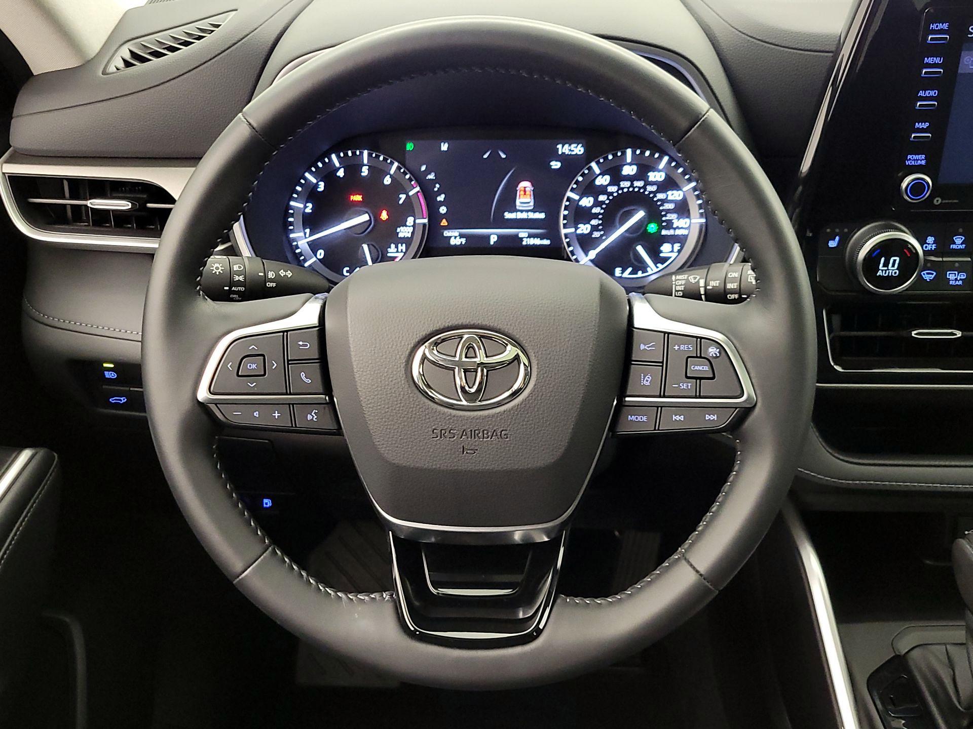 Thumbnail: 2021 Toyota Highlander - 10