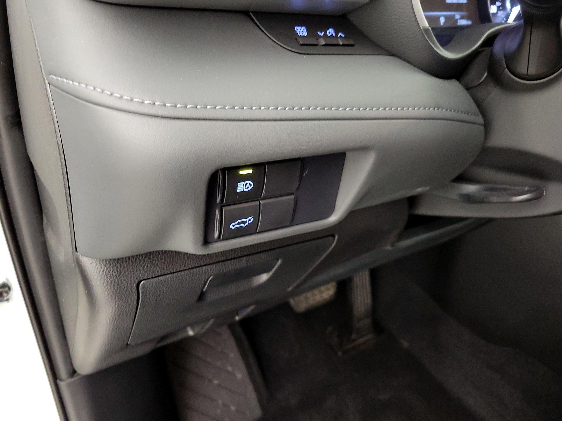 Thumbnail: 2021 Toyota Highlander - 13
