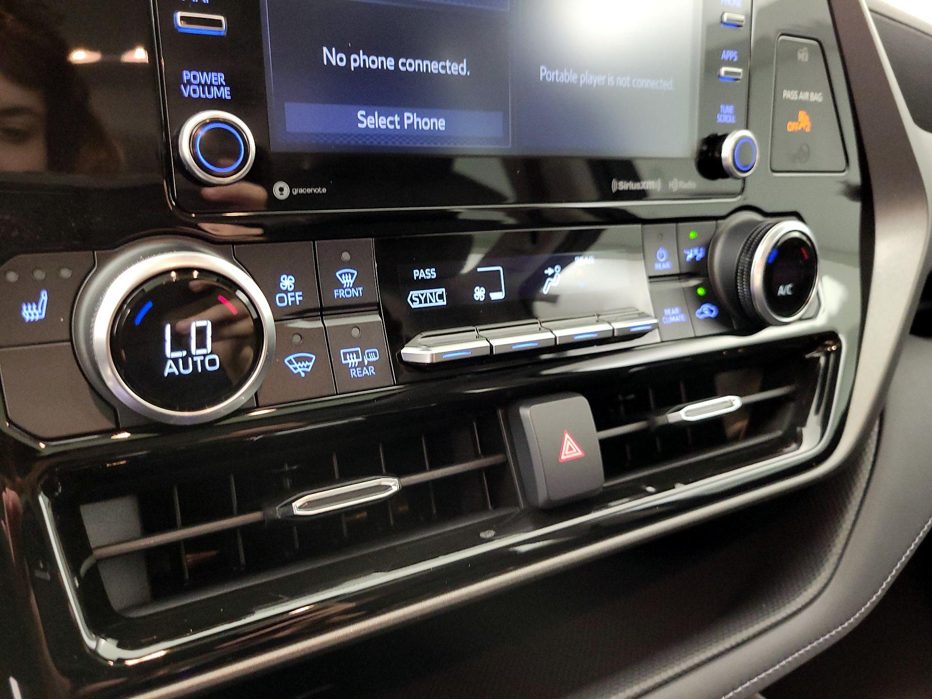 Thumbnail: 2021 Toyota Highlander - 16