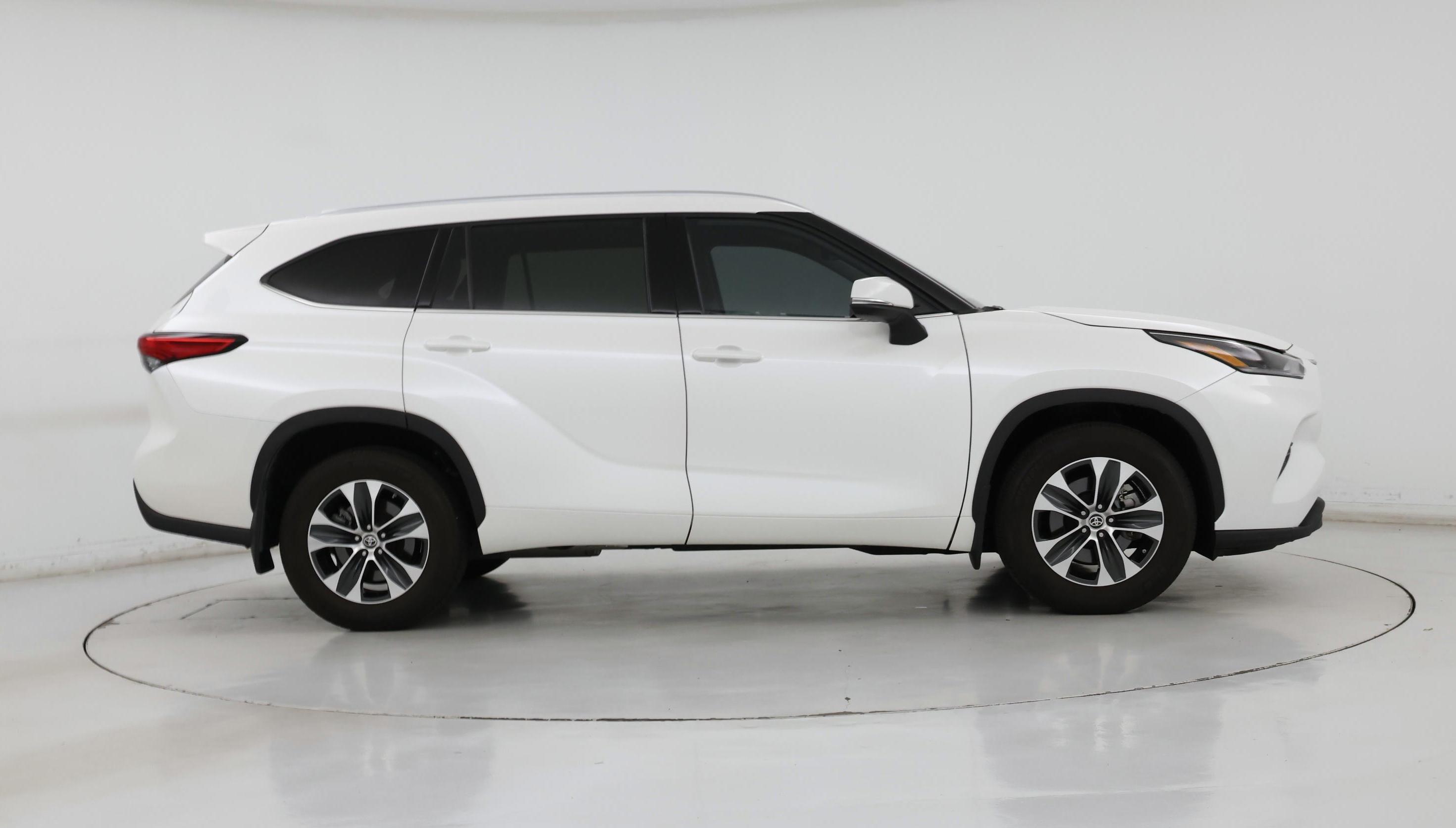 Thumbnail: 2021 Toyota Highlander - 7