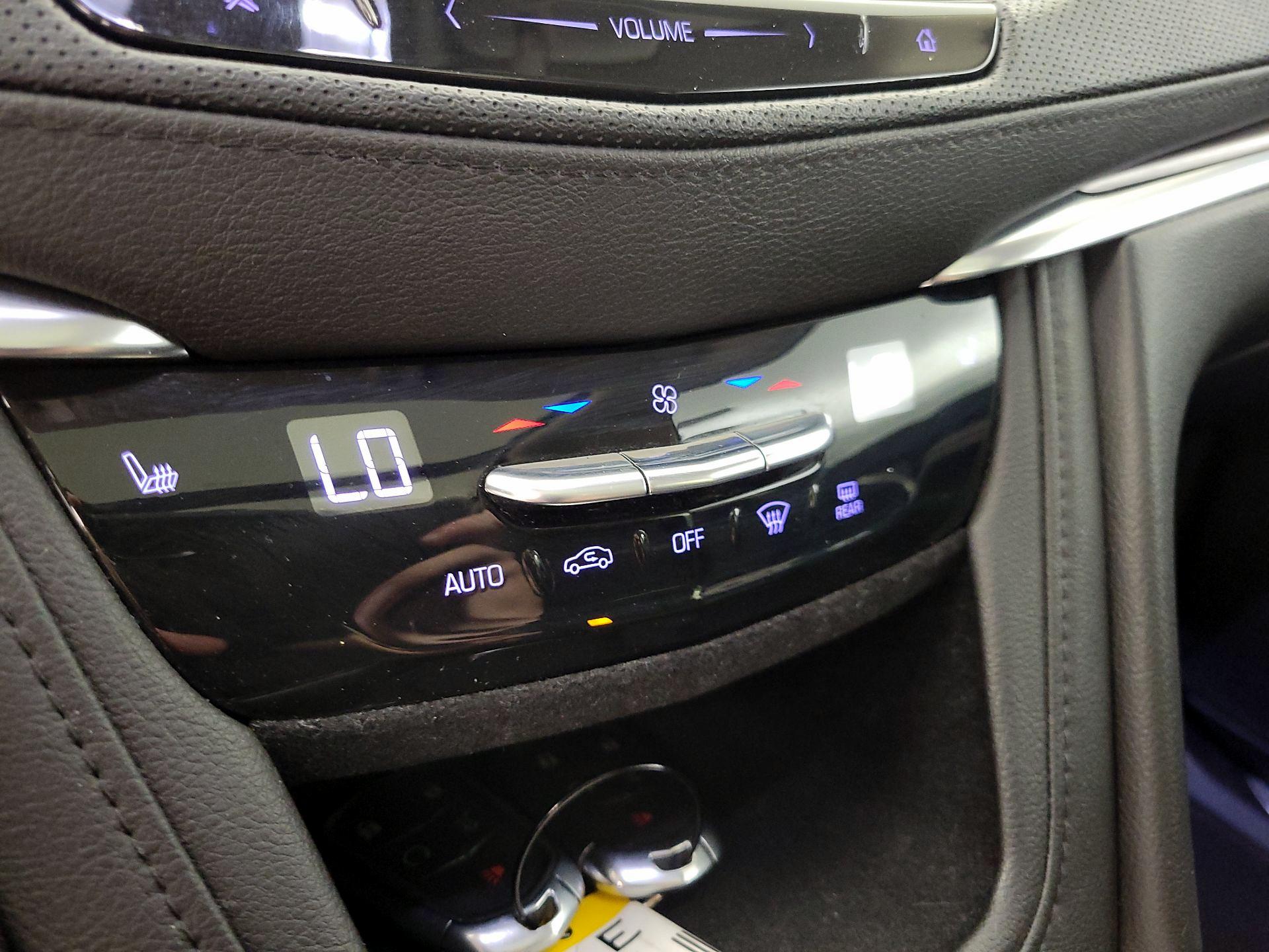 Thumbnail: 2018 Cadillac XT5 - 16