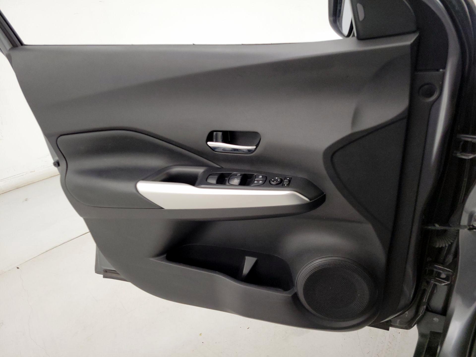 Thumbnail: 2019 Nissan Kicks - 12