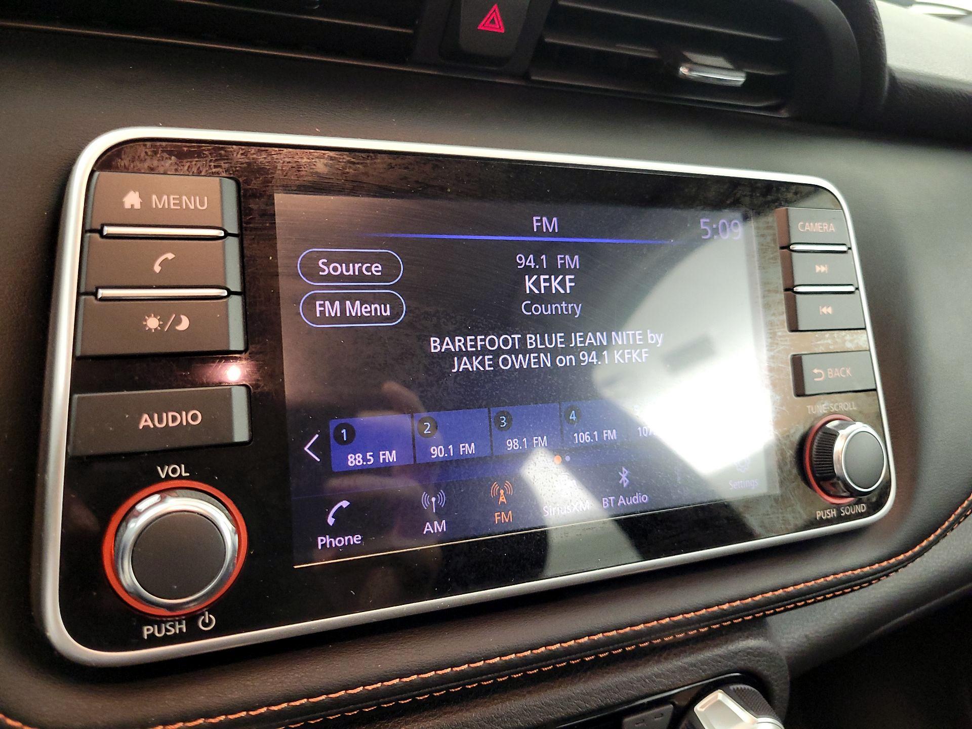 Thumbnail: 2019 Nissan Kicks - 15