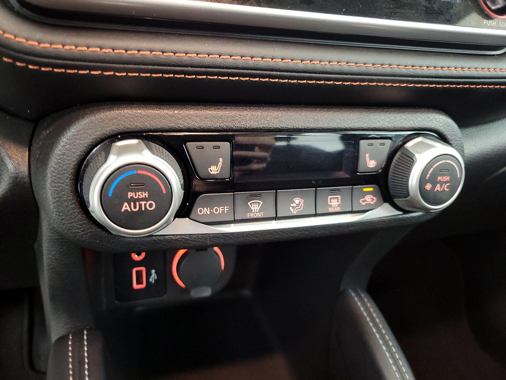 Thumbnail: 2019 Nissan Kicks - 16