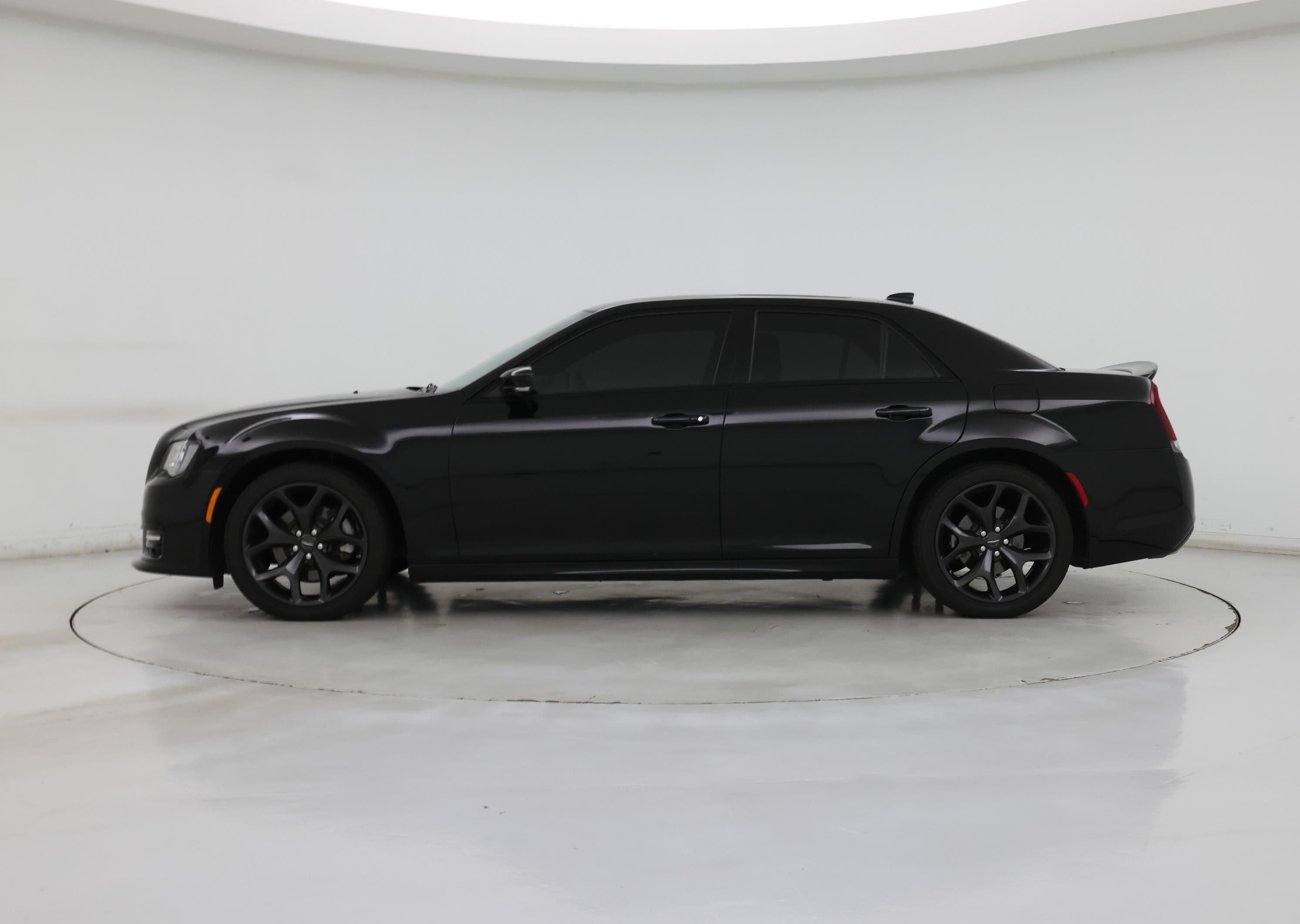 Thumbnail: 2023 Chrysler 300 - 3