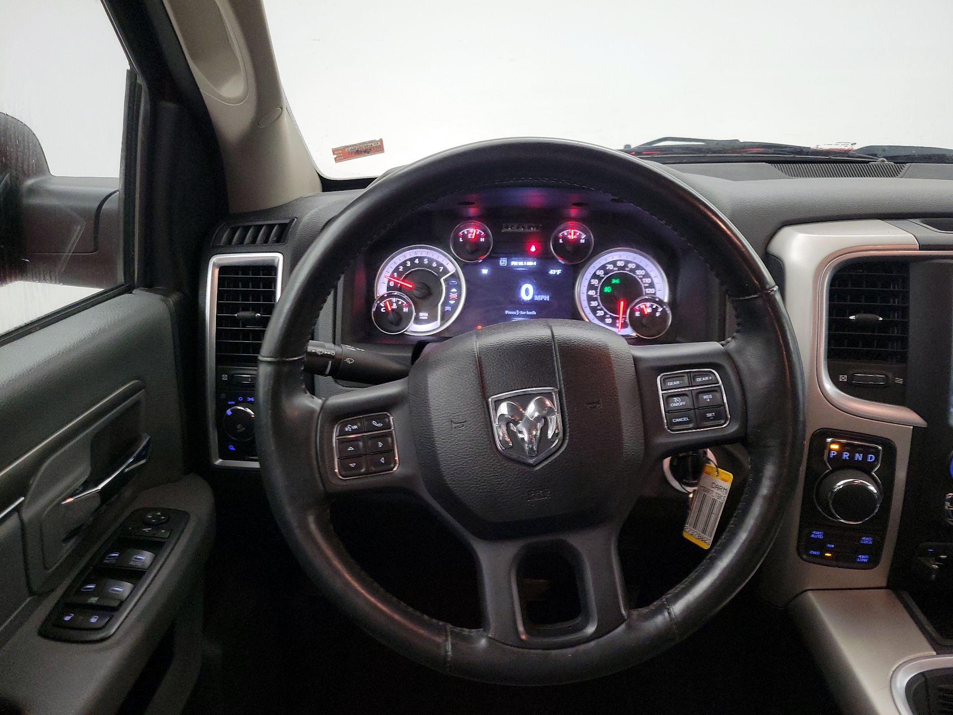 Thumbnail: 2019 RAM 1500 Classic - 10