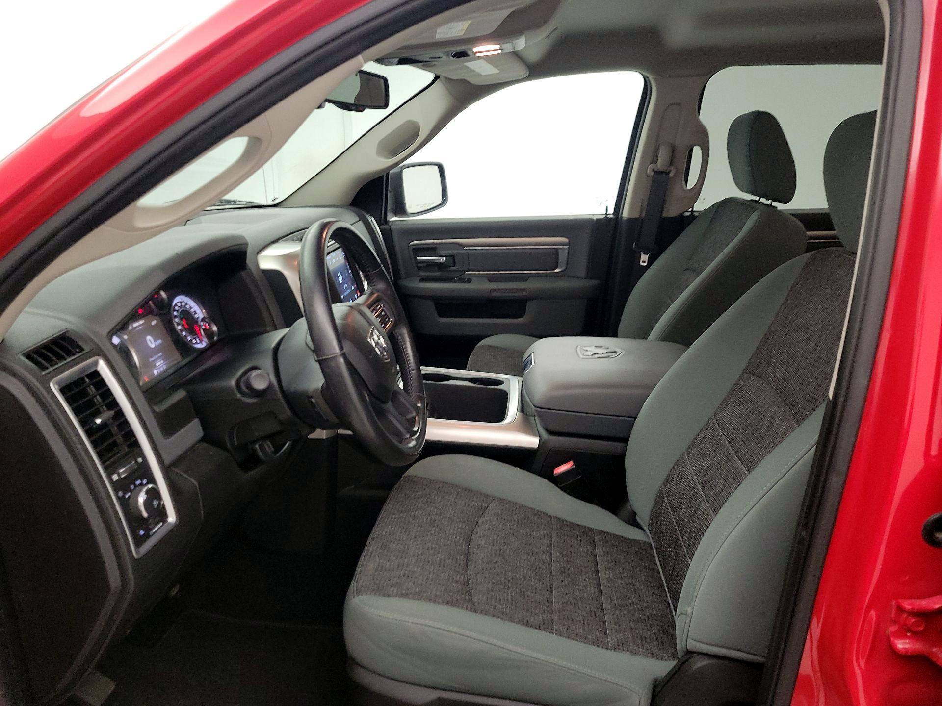 Thumbnail: 2019 RAM 1500 Classic - 19