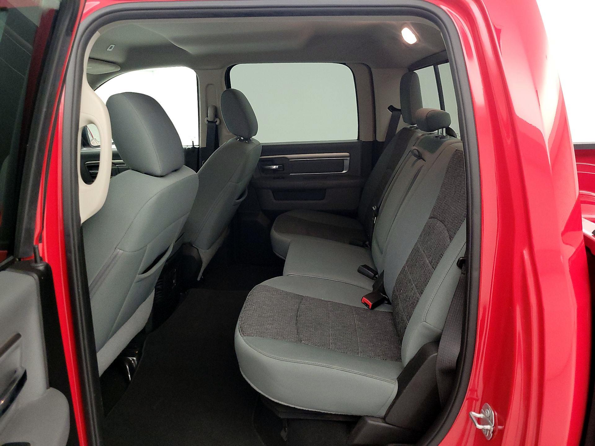 Thumbnail: 2019 RAM 1500 Classic - 20