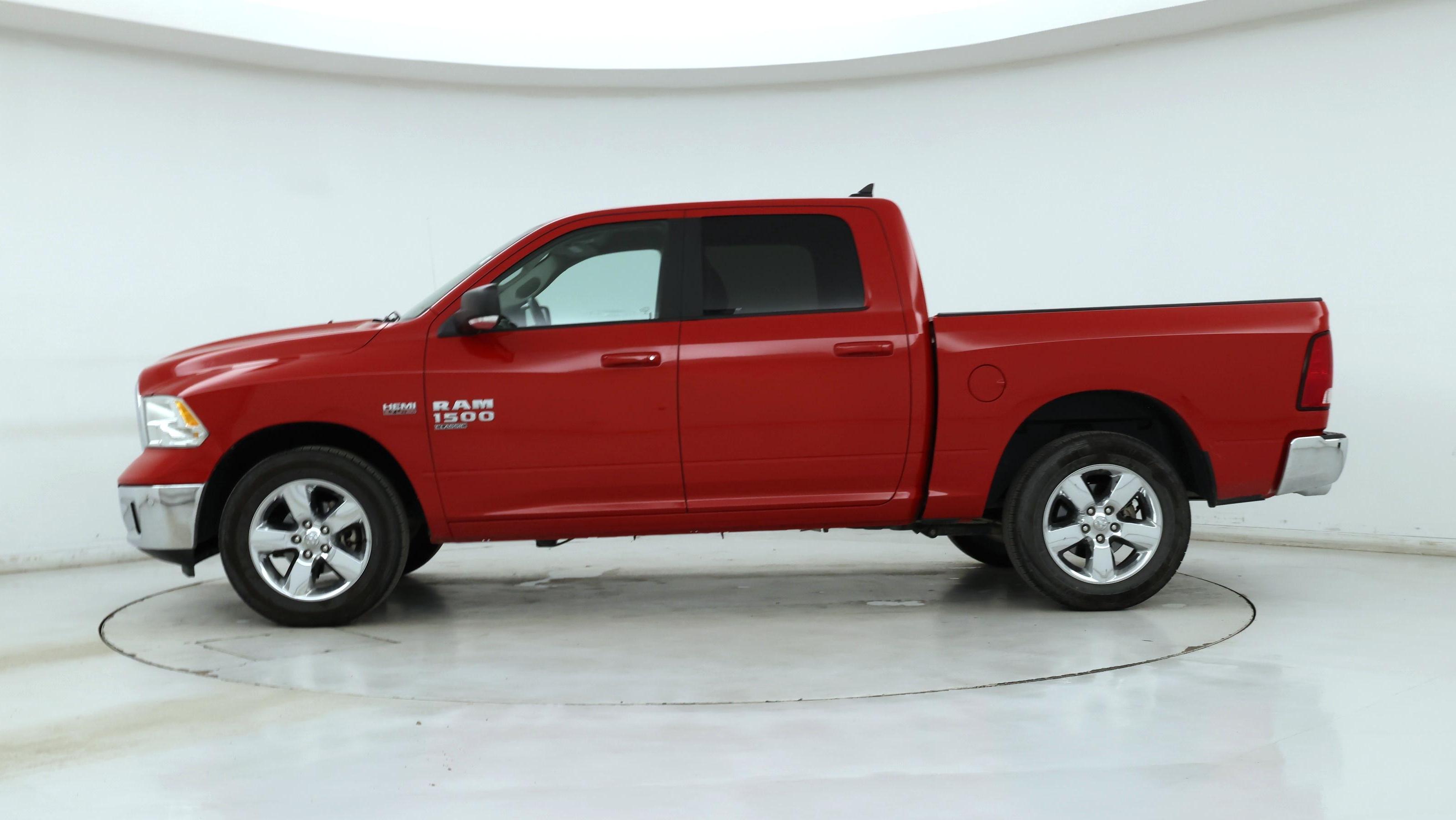 Thumbnail: 2019 RAM 1500 Classic - 3