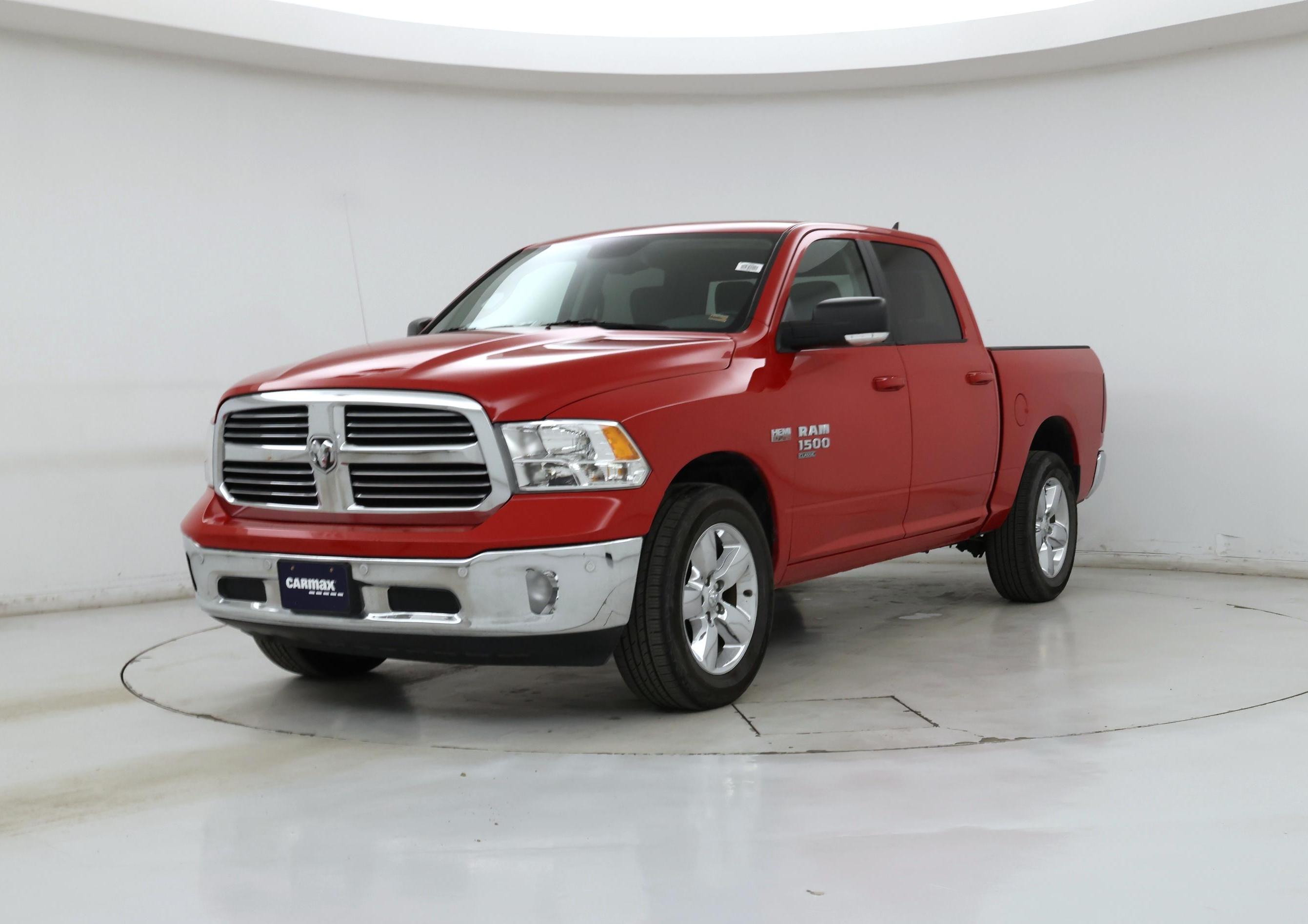 Thumbnail: 2019 RAM 1500 Classic - 4