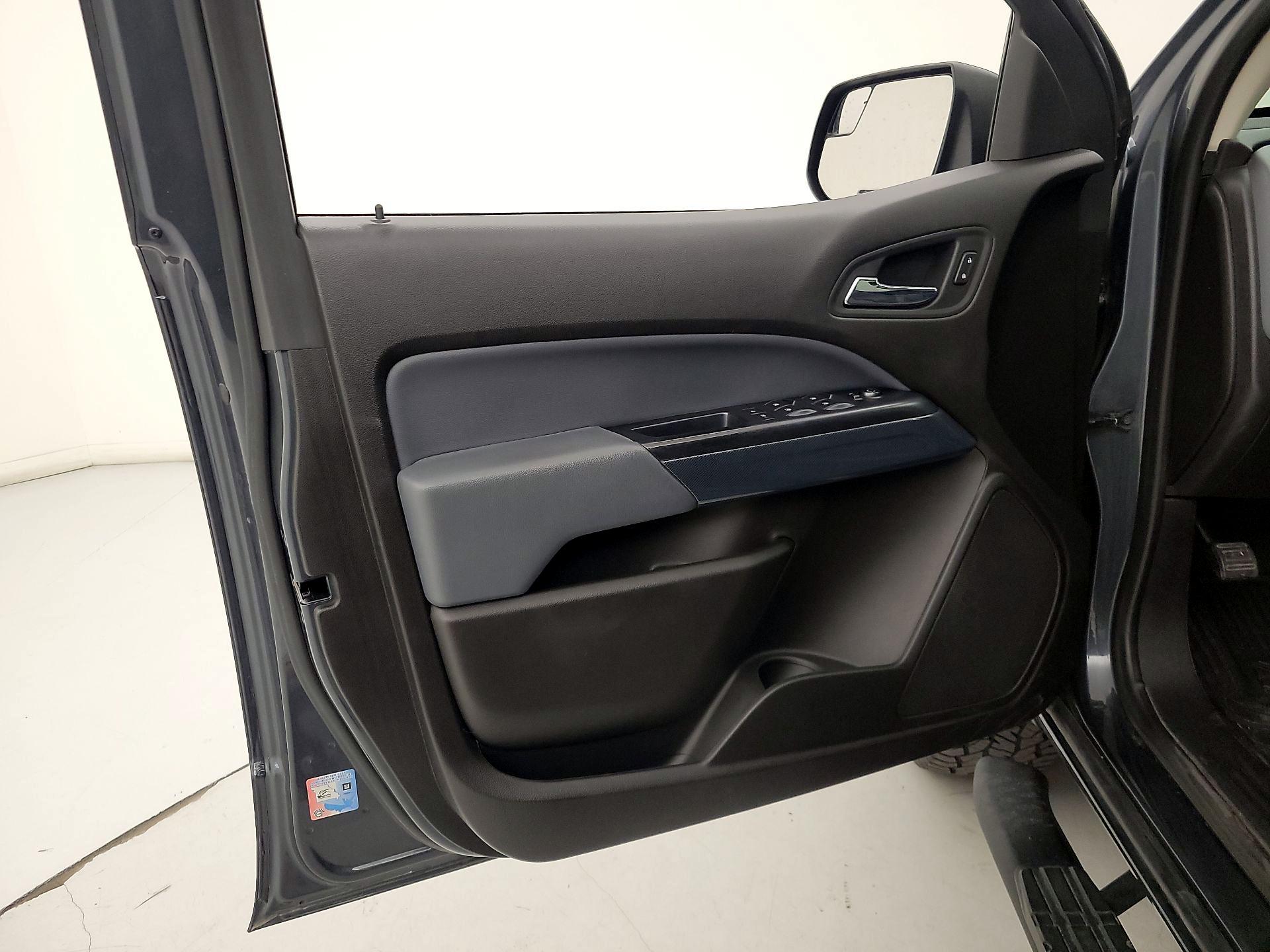 Thumbnail: 2016 Chevrolet Colorado - 12