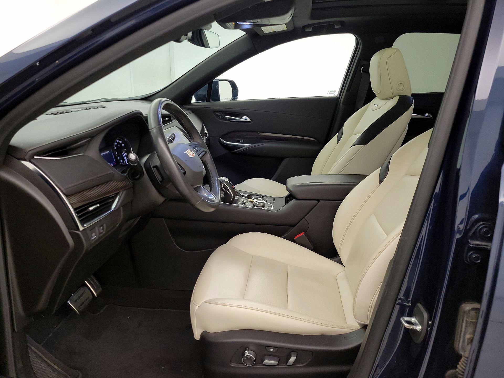 Thumbnail: 2019 Cadillac XT4 - 11