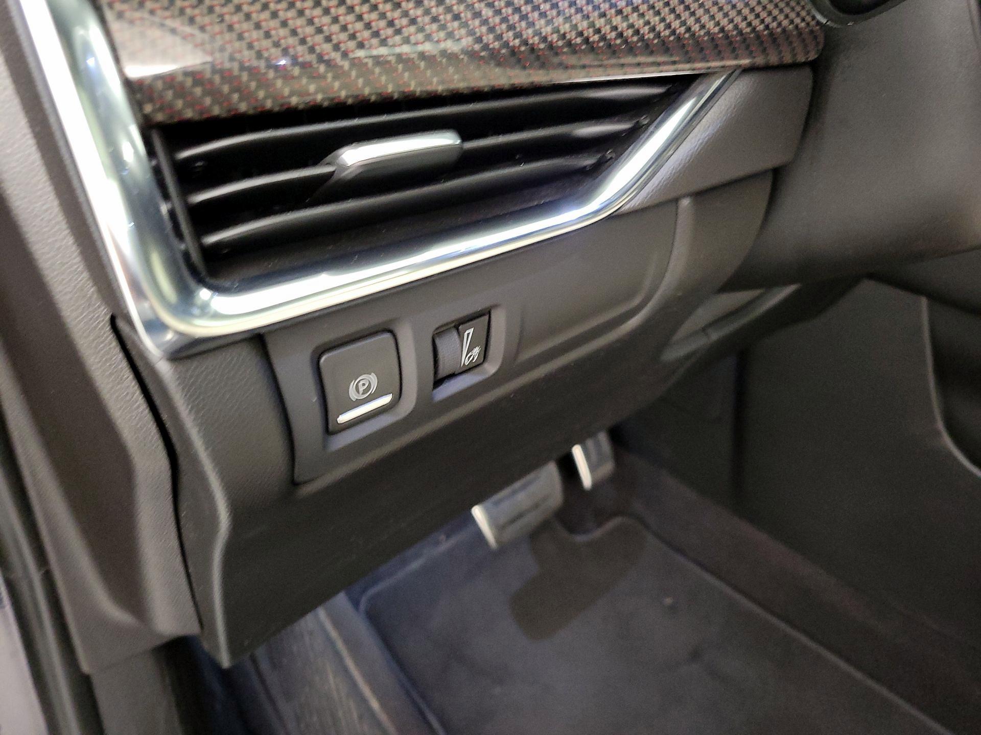 Thumbnail: 2019 Cadillac XT4 - 13