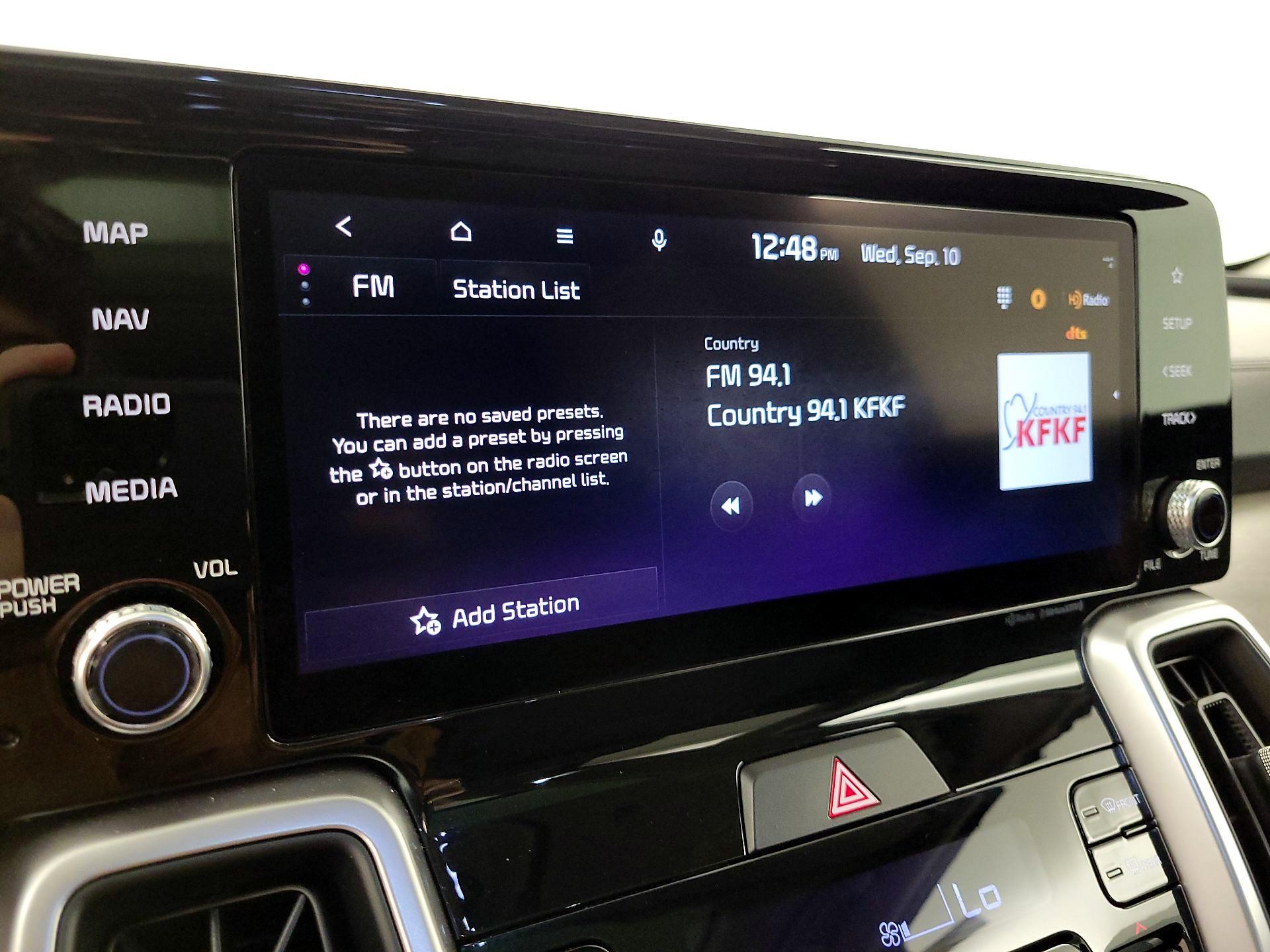 Thumbnail: 2022 Kia Sorento - 16
