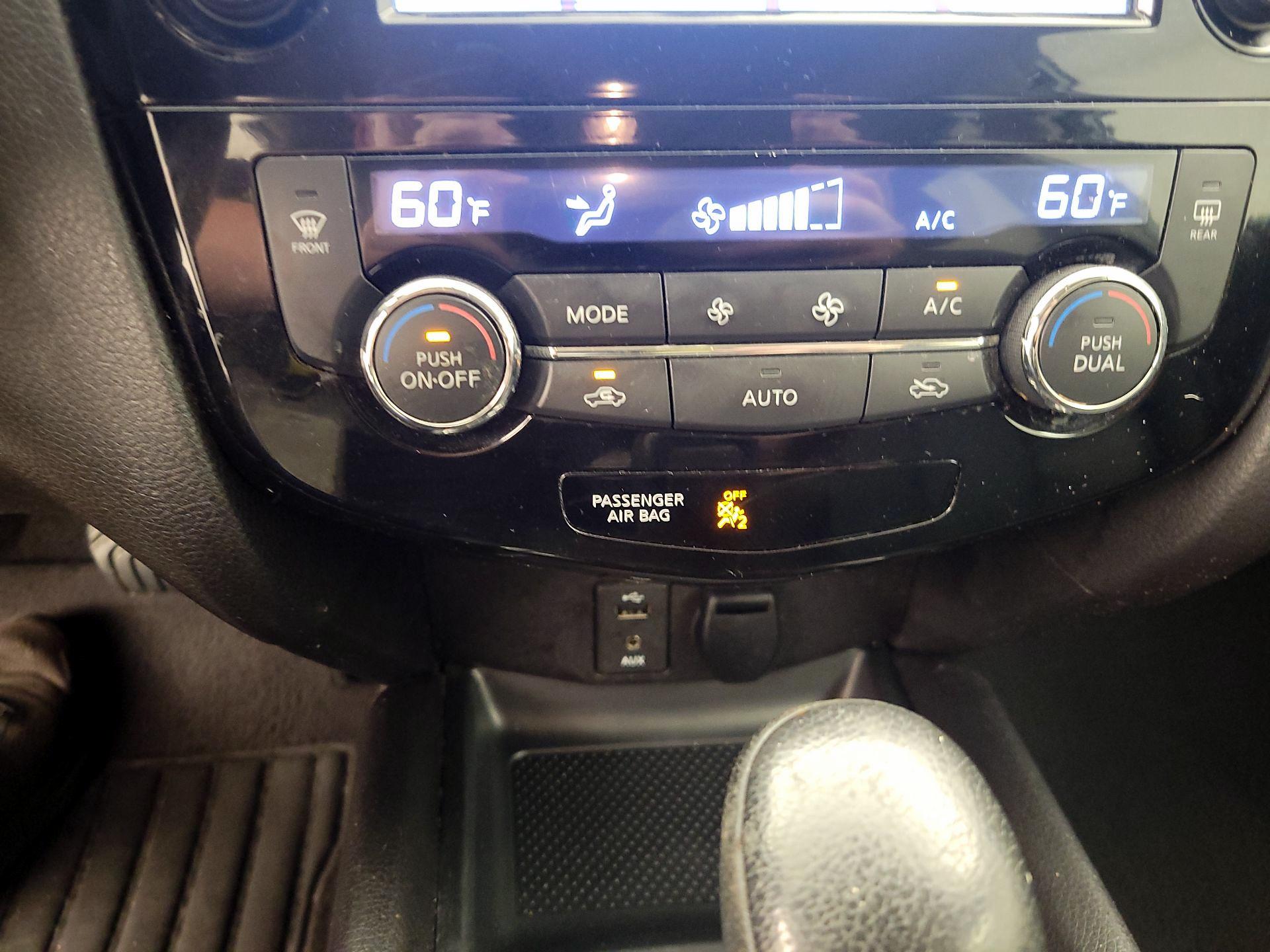 Thumbnail: 2016 Nissan Rogue - 17