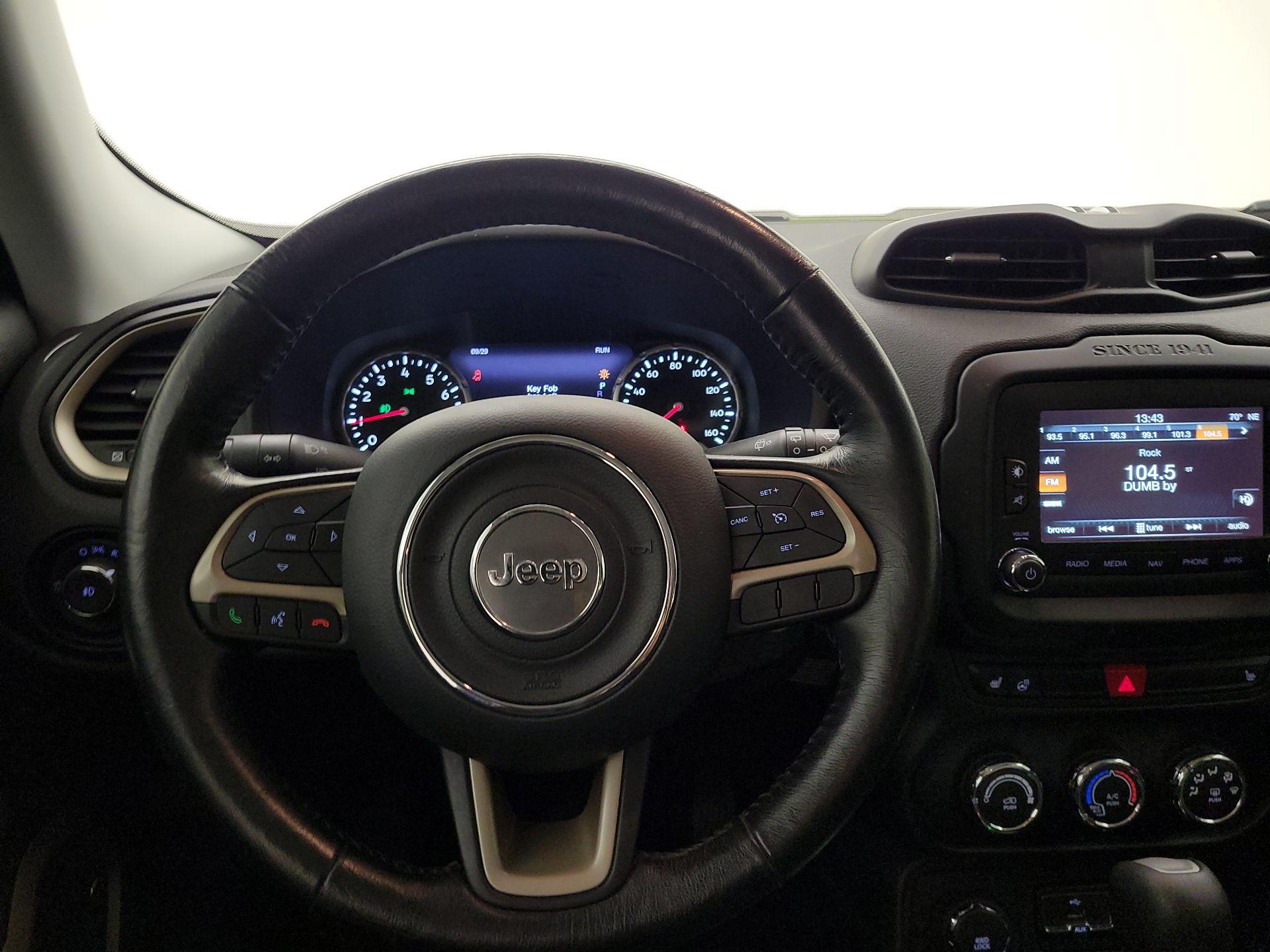 Thumbnail: 2017 Jeep Renegade - 10