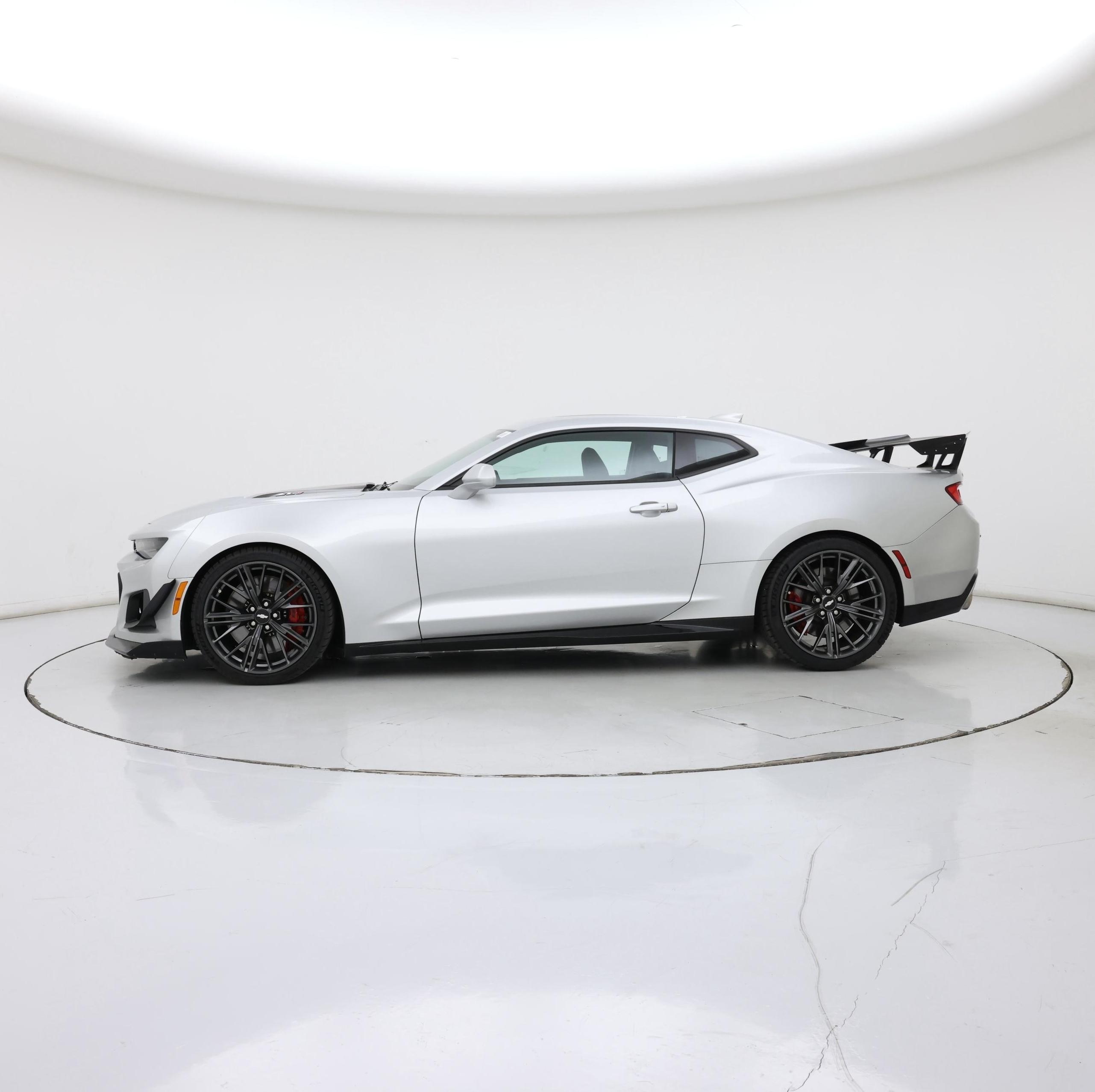 Thumbnail: 2017 Chevrolet Camaro - 3