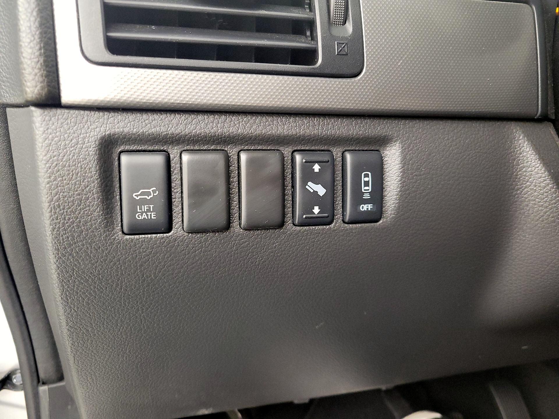 Thumbnail: 2015 Nissan Armada - 13