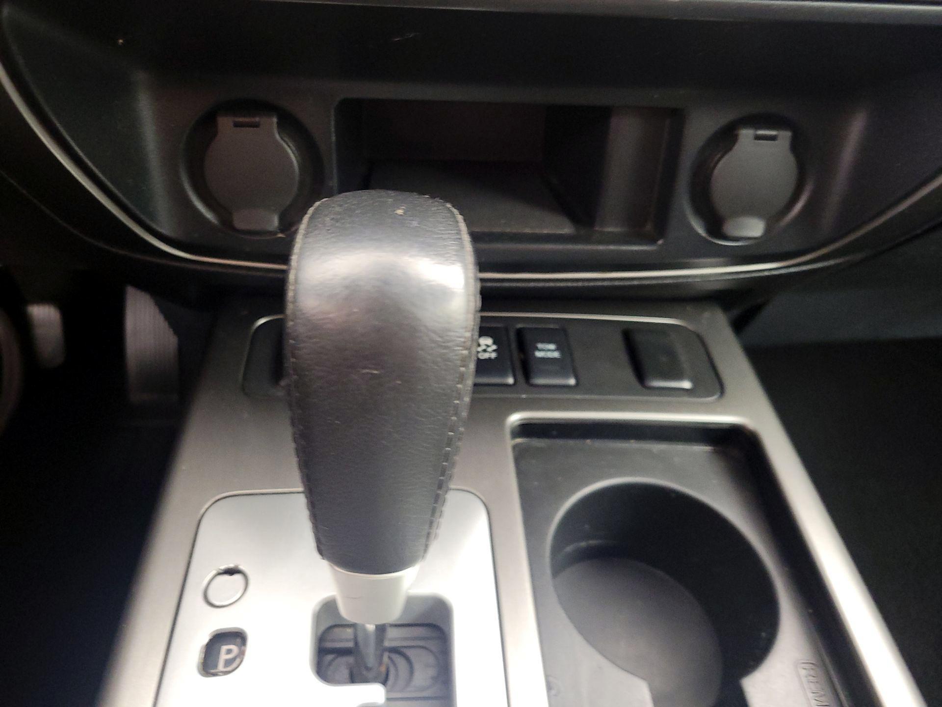 Thumbnail: 2015 Nissan Armada - 18