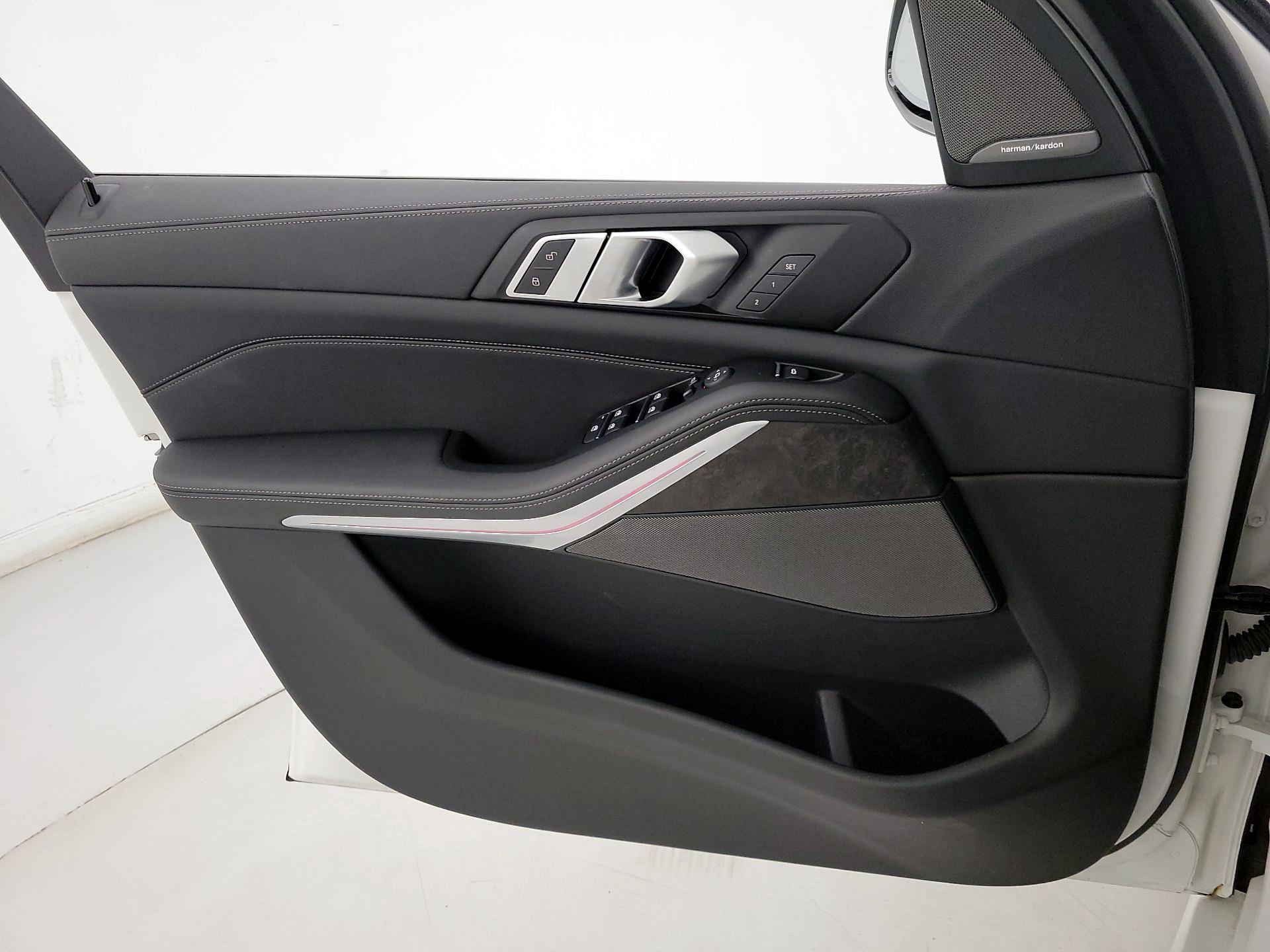 Thumbnail: 2023 BMW X5 - 12