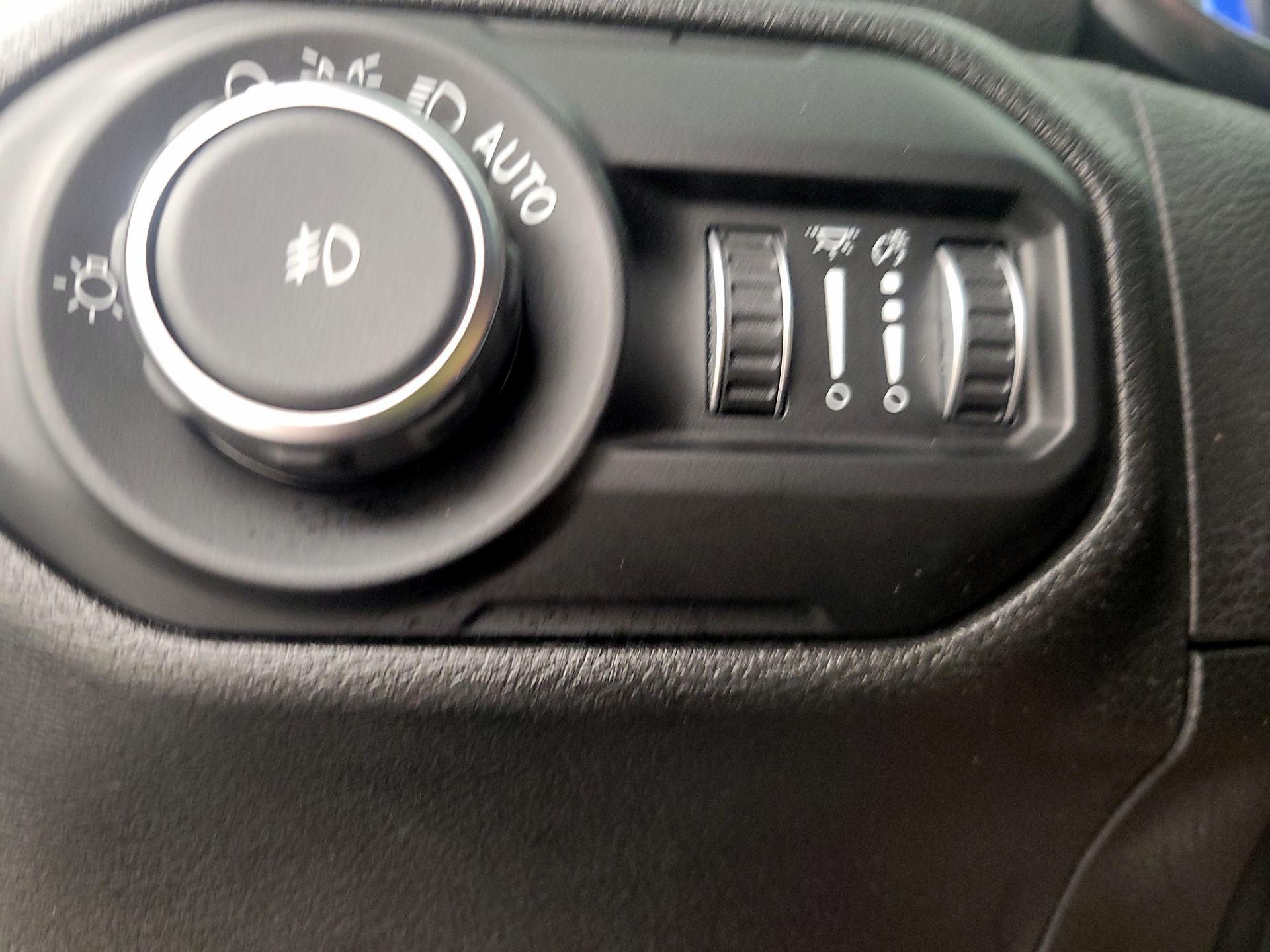 Thumbnail: 2019 Jeep Wrangler - 13