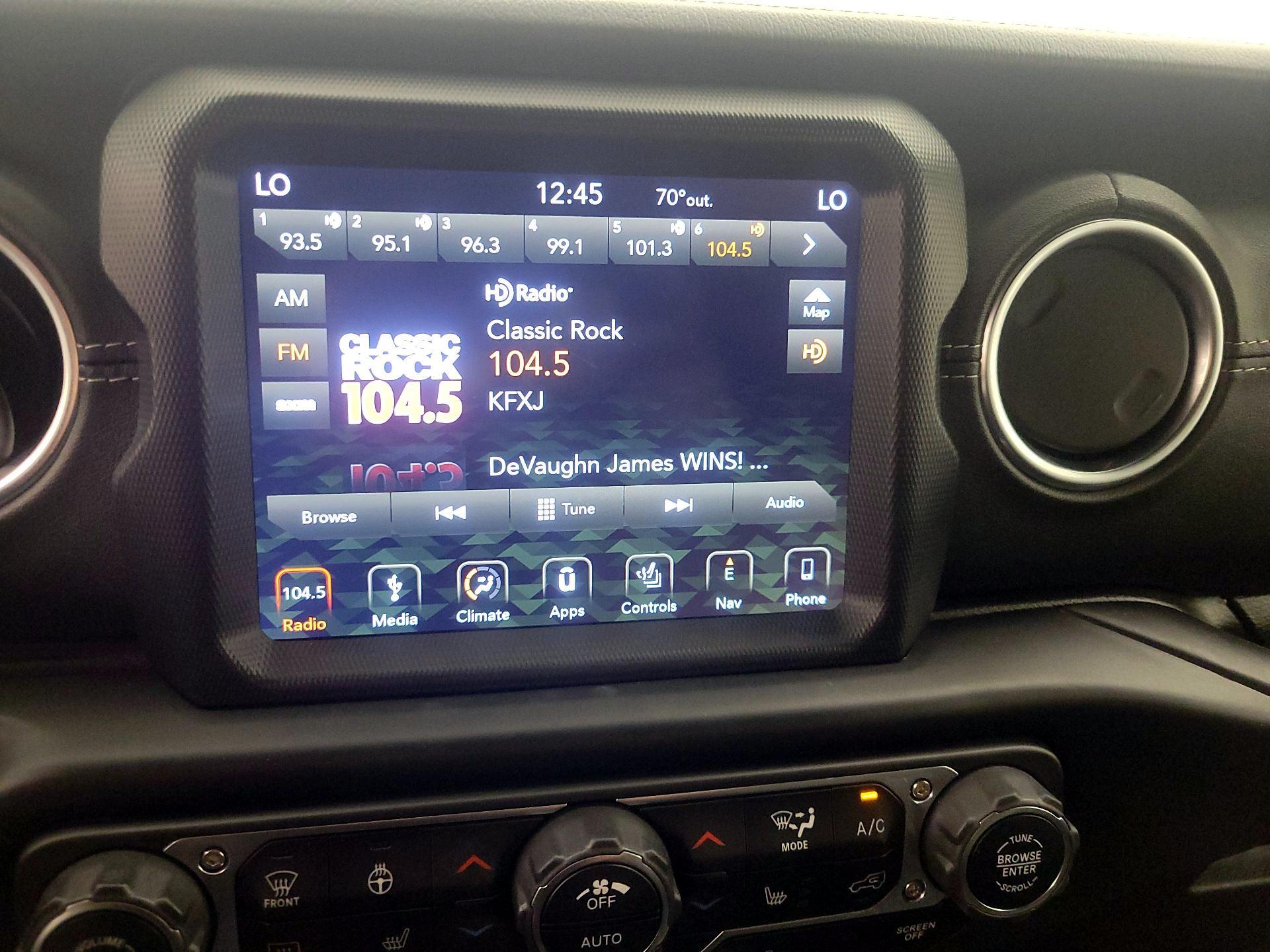 Thumbnail: 2019 Jeep Wrangler - 16