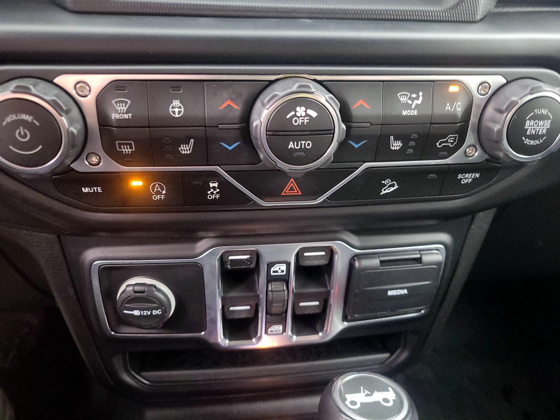 Thumbnail: 2019 Jeep Wrangler - 17