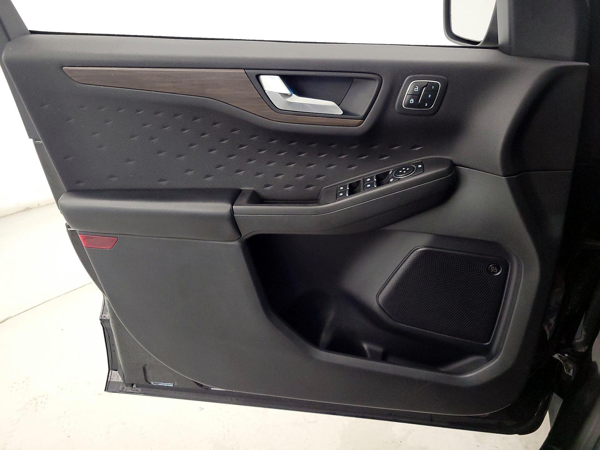 Thumbnail: 2020 Ford Escape - 12