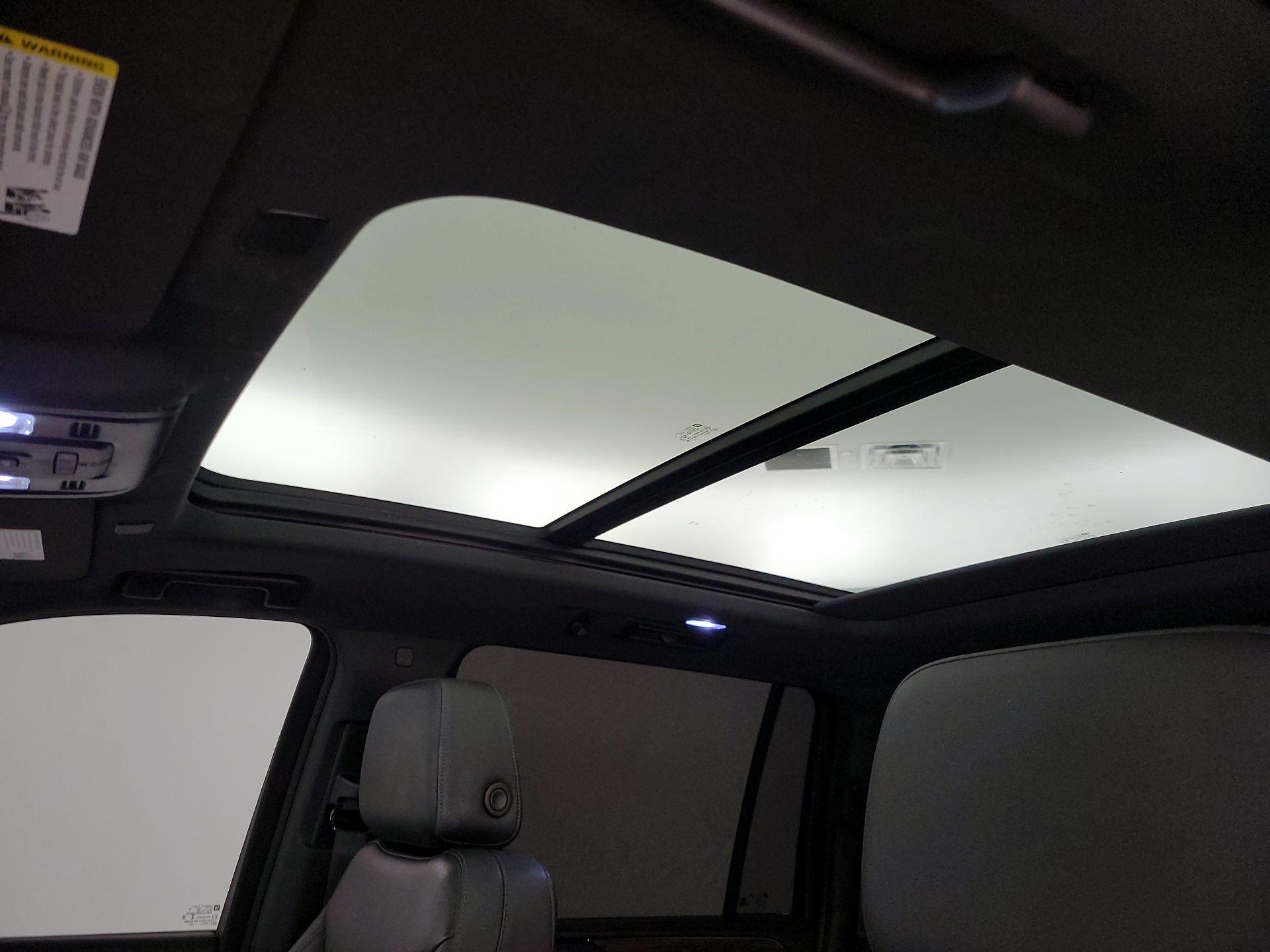 Thumbnail: 2022 Chevrolet Suburban - 19