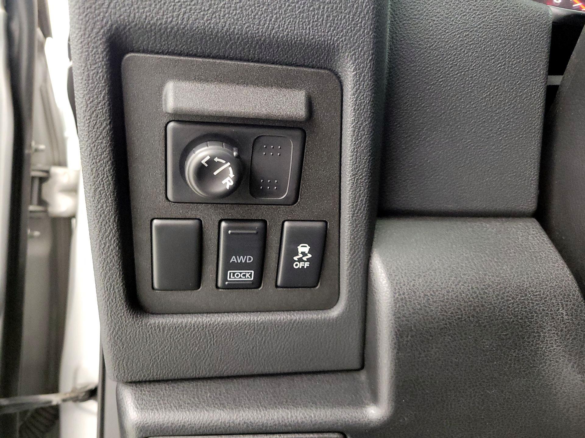 Thumbnail: 2015 Nissan Rogue - 13